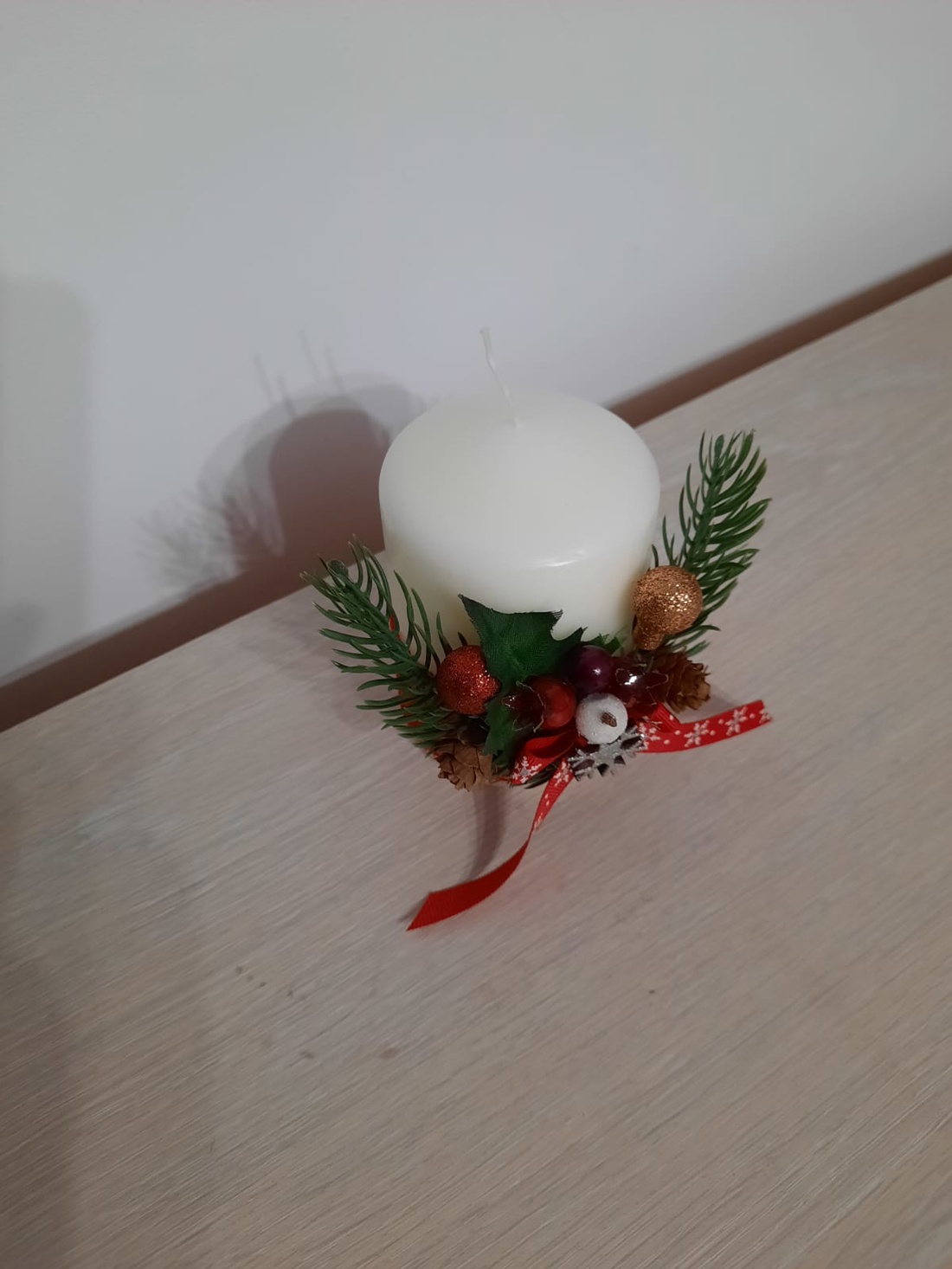 Lumanare scurta decorata - casă & stil de viață - lumânări, parfumuri, arome - lumânări și sfeșnice - Artynos.ro