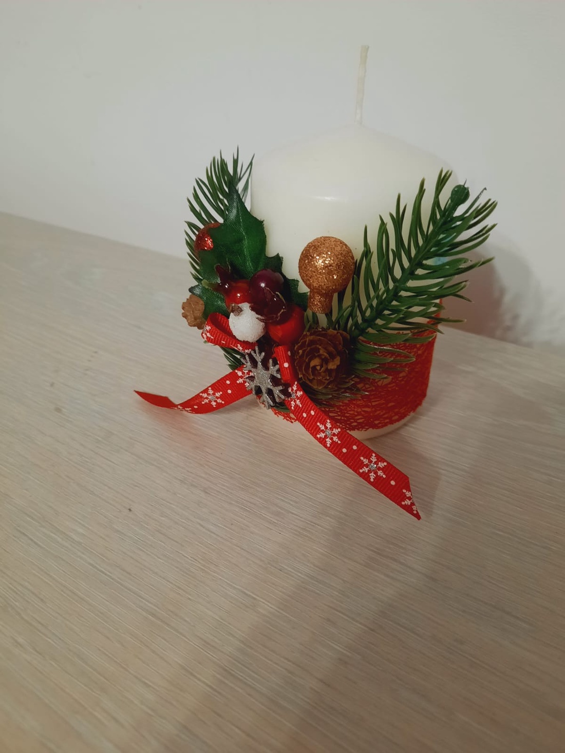 Lumanare scurta decorata - casă & stil de viață - lumânări, parfumuri, arome - lumânări și sfeșnice - Artynos.ro