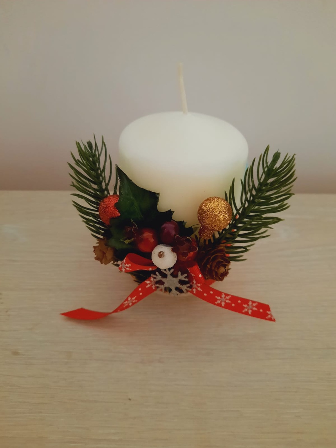 Lumanare scurta decorata - casă & stil de viață - lumânări, parfumuri, arome - lumânări și sfeșnice - Artynos.ro