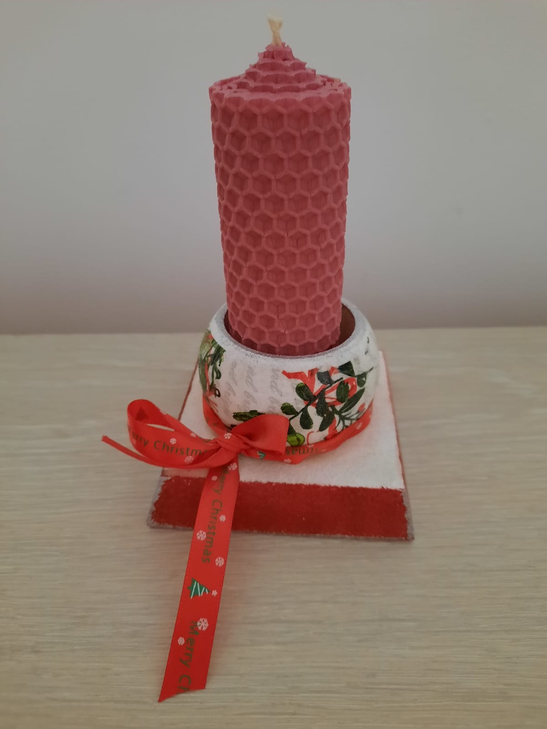 Suport patrat si lumanare fagure roz - casă & stil de viață - lumânări, parfumuri, arome - lumânări și sfeșnice - Artynos.ro