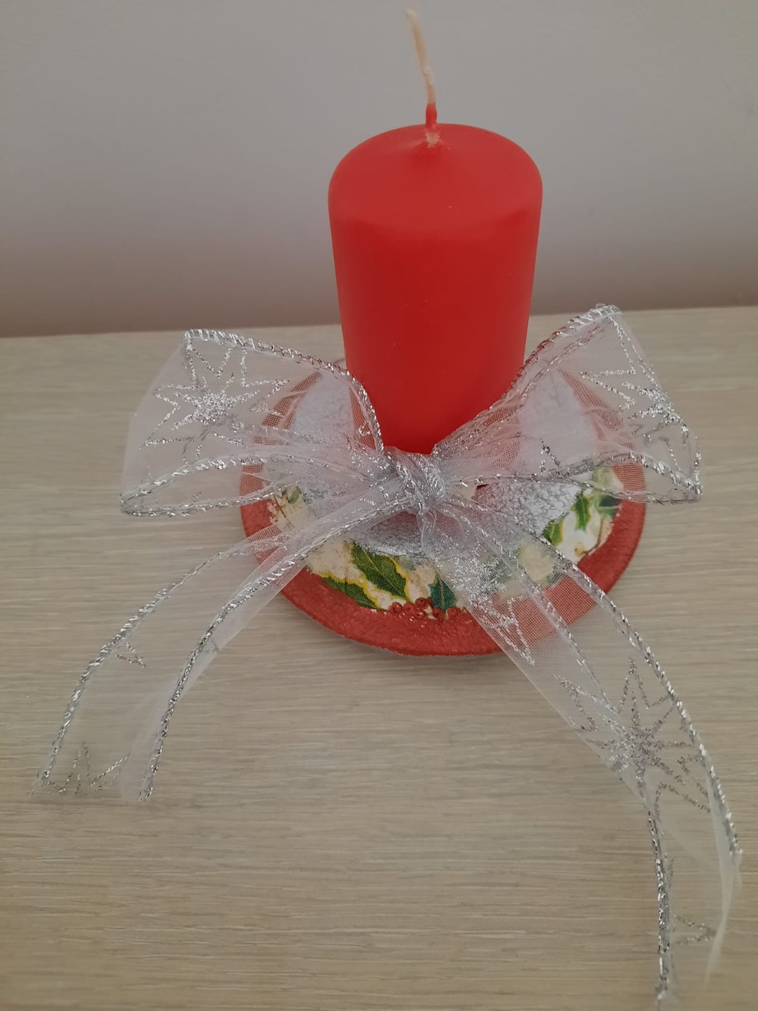 Suport rotund si lumanare rosie - casă & stil de viață - lumânări, parfumuri, arome - lumânări și sfeșnice - Artynos.ro