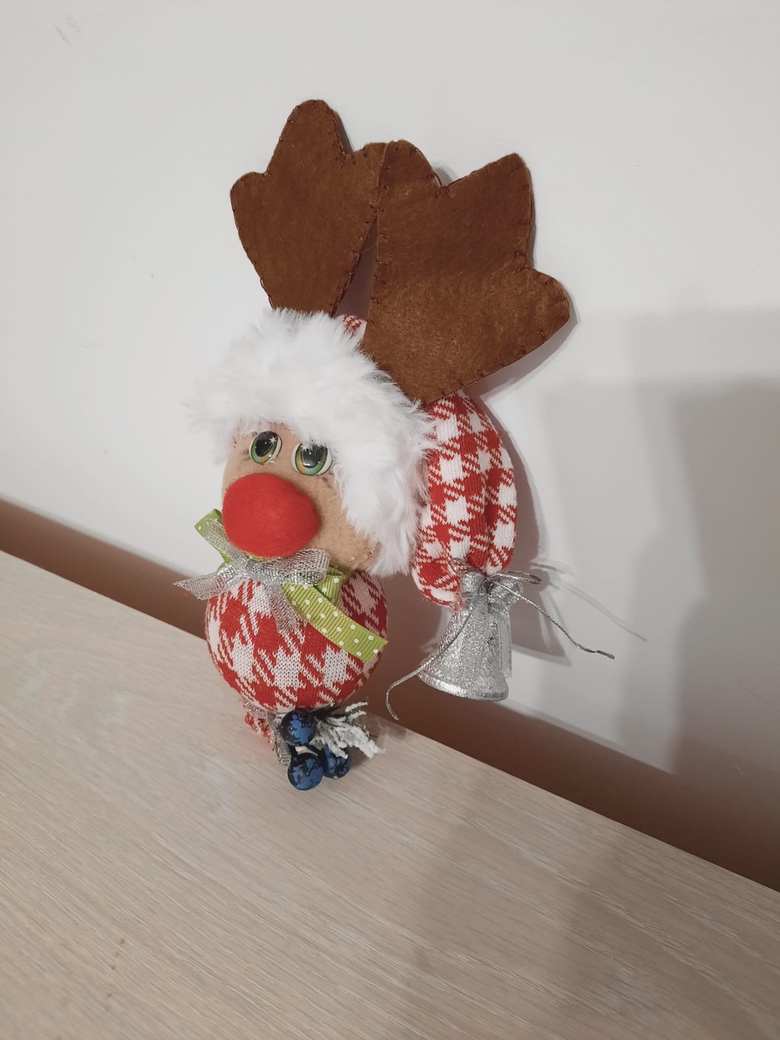 Ren mic cu clopotel  - crăciun - decorațiuni de crăciun de casă - globuri de crăciun - Artynos.ro