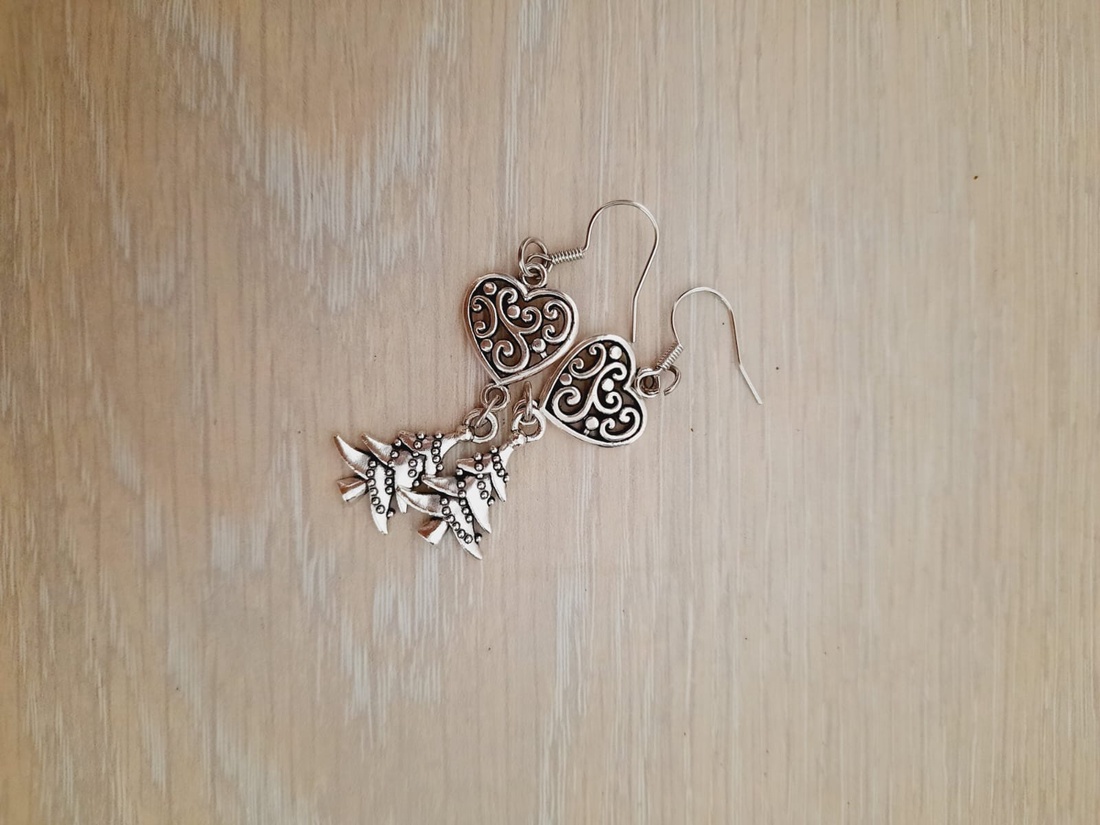 Cercei cu tortita lungi - bijuterii - cercei - cercei cu figurine - Artynos.ro