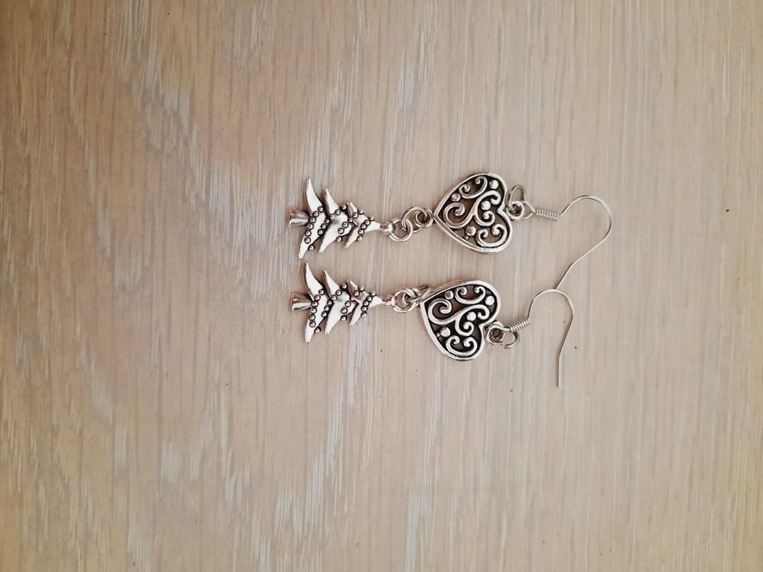 Cercei cu tortita lungi - bijuterii - cercei - cercei cu figurine - Artynos.ro