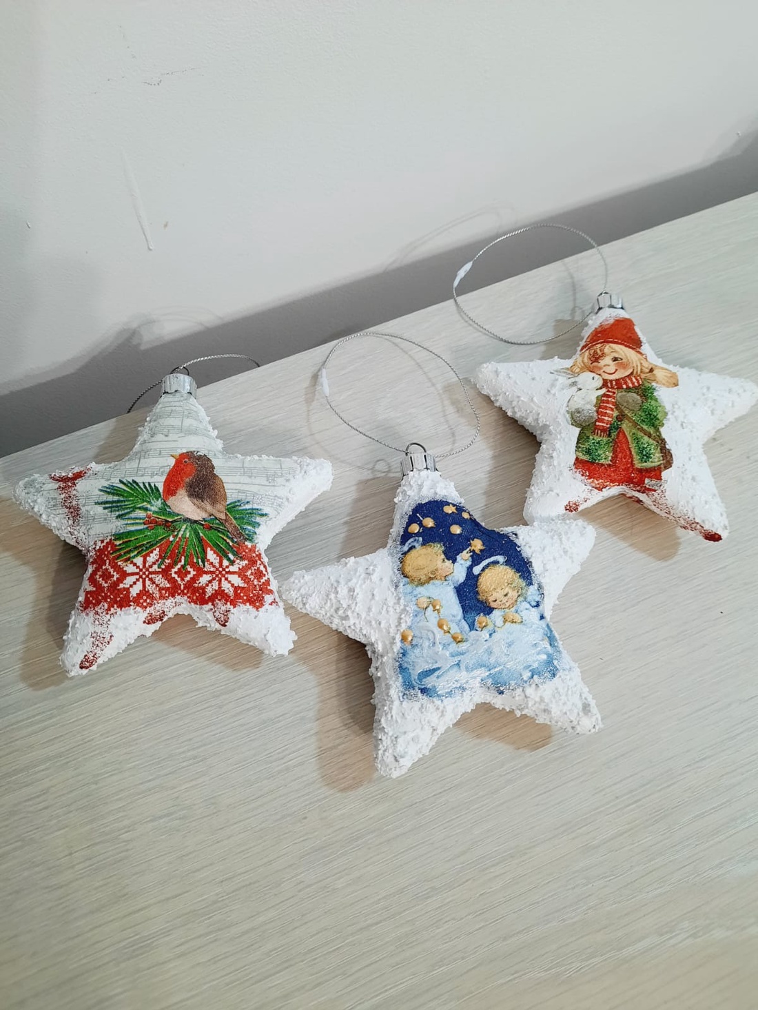 Set de trei globuri stele - crăciun - decorațiuni de crăciun de casă - globuri de crăciun - Artynos.ro