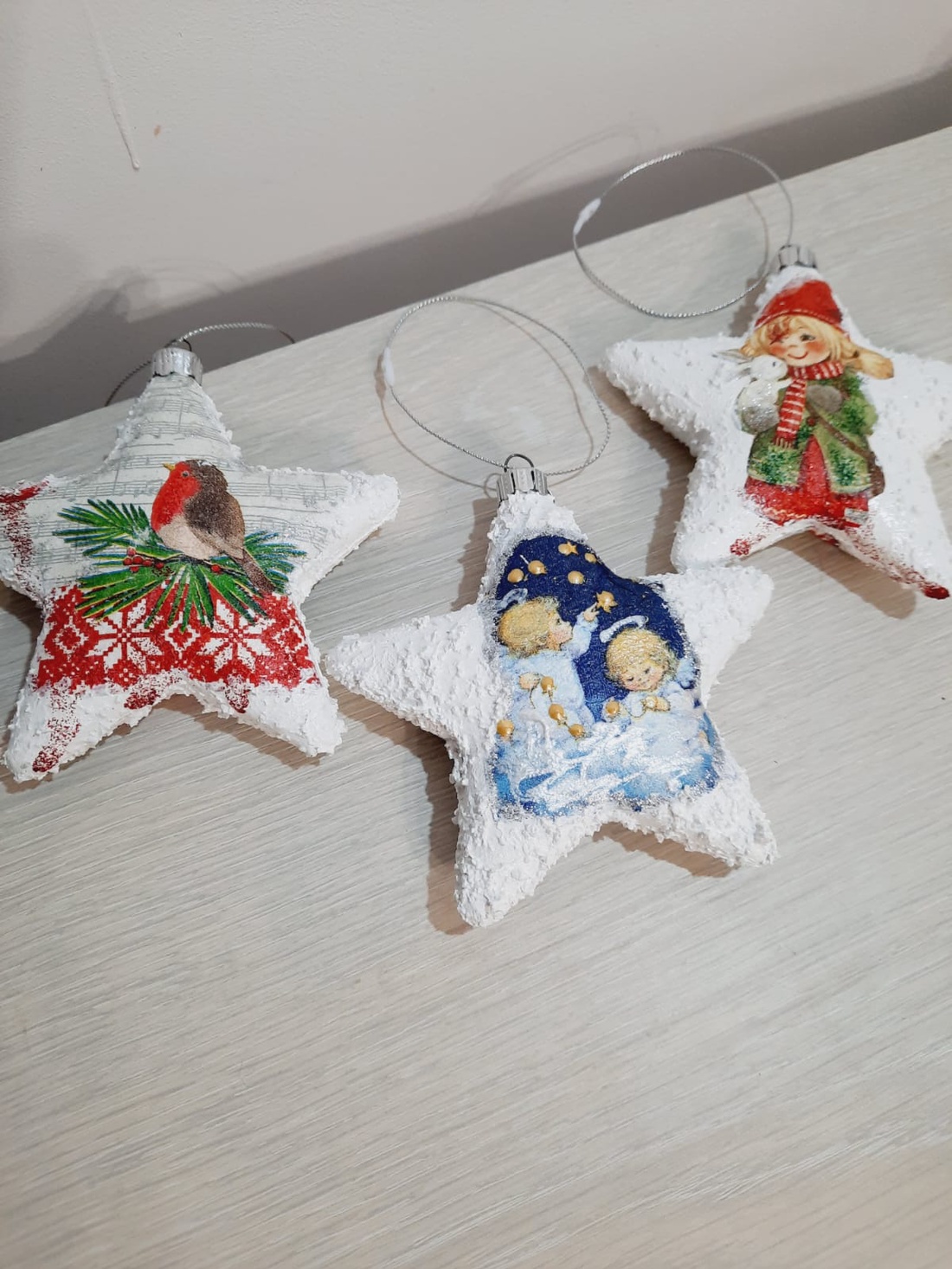 Set de trei globuri stele - crăciun - decorațiuni de crăciun de casă - globuri de crăciun - Artynos.ro