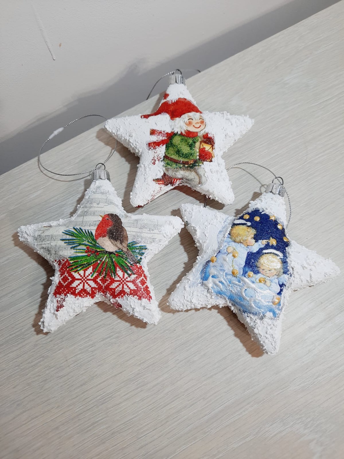 Set de trei globuri stele - crăciun - decorațiuni de crăciun de casă - globuri de crăciun - Artynos.ro