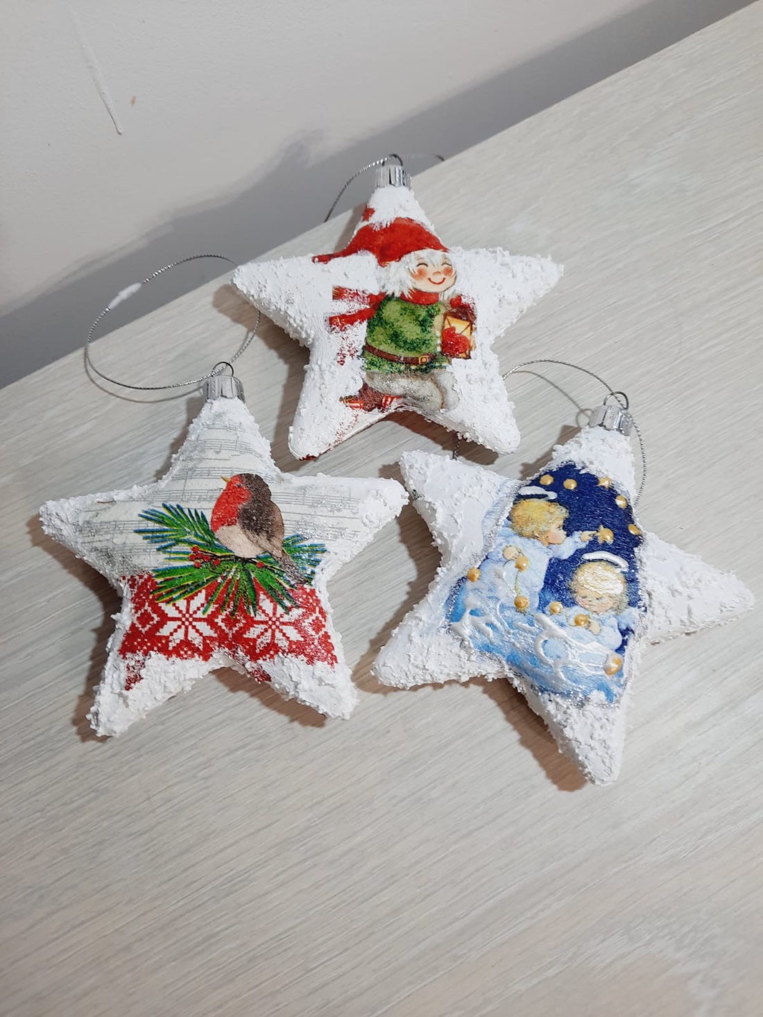 Set de trei globuri stele - crăciun - decorațiuni de crăciun de casă - globuri de crăciun - Artynos.ro