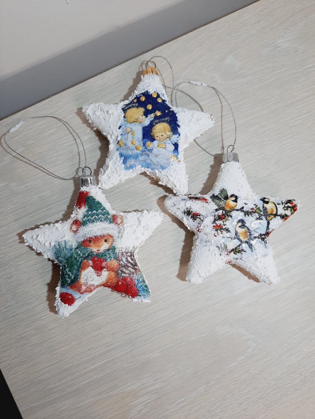 Set de trei globuri stele - crăciun - decorațiuni de crăciun de casă - globuri de crăciun - Artynos.ro