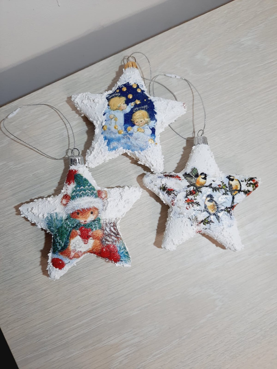 Set de trei globuri stele - crăciun - decorațiuni de crăciun de casă - globuri de crăciun - Artynos.ro