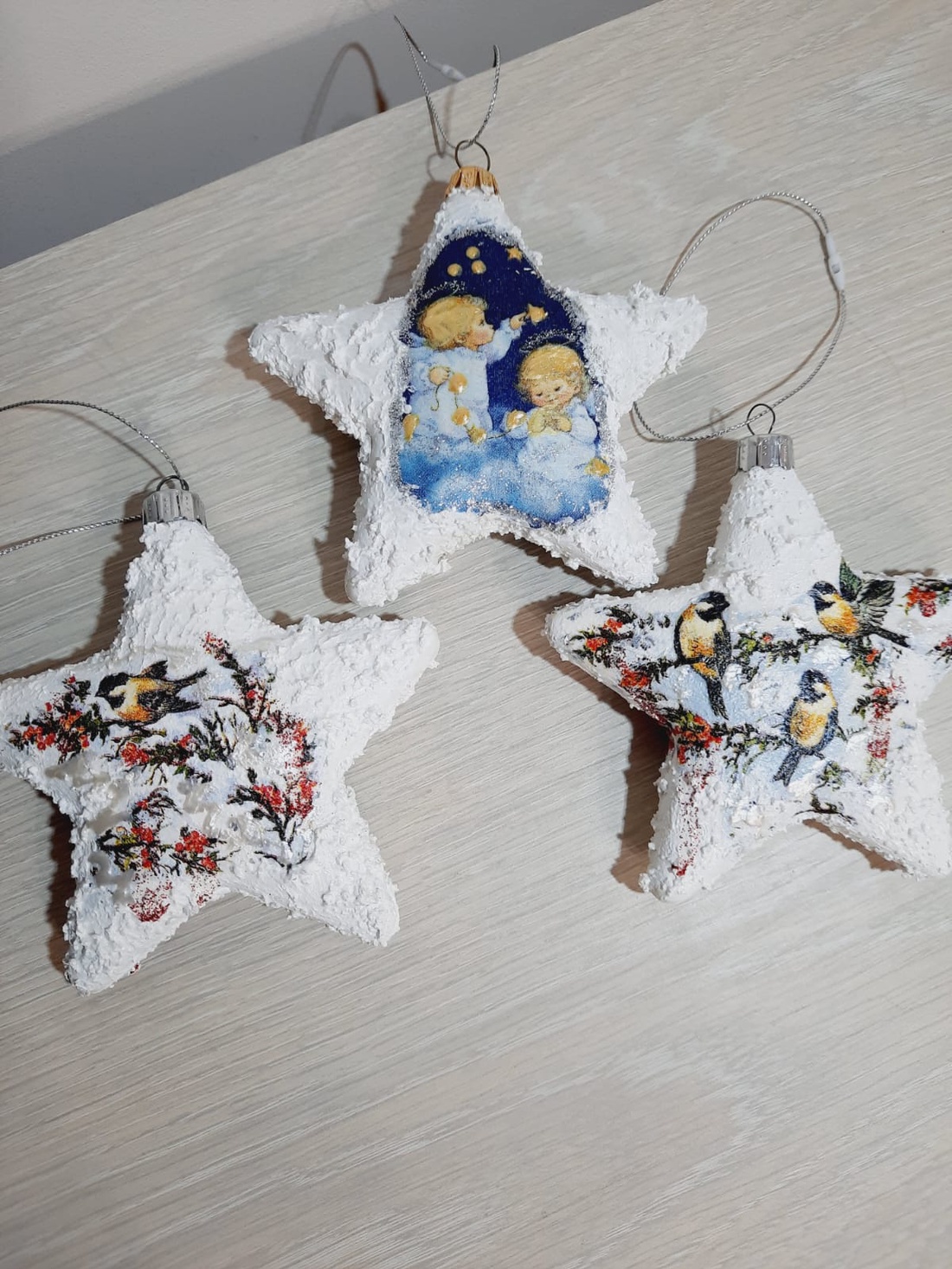 Set de trei globuri stele - crăciun - decorațiuni de crăciun de casă - globuri de crăciun - Artynos.ro