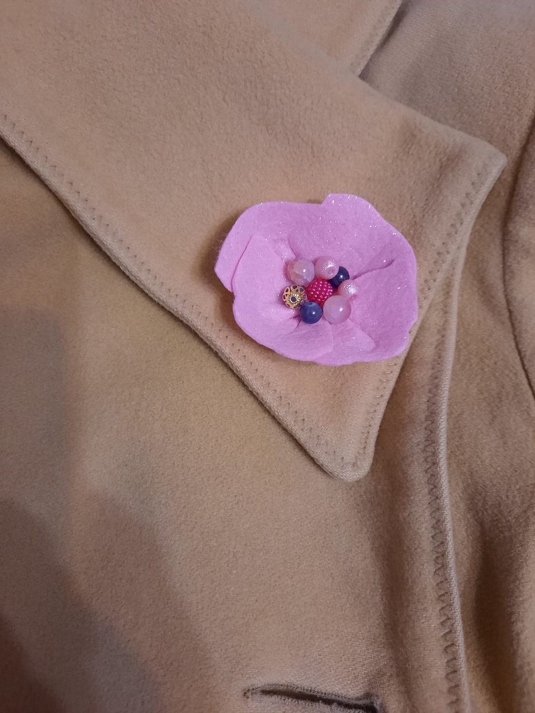 Brosa floare roz - bijuterii - broșe - Artynos.ro