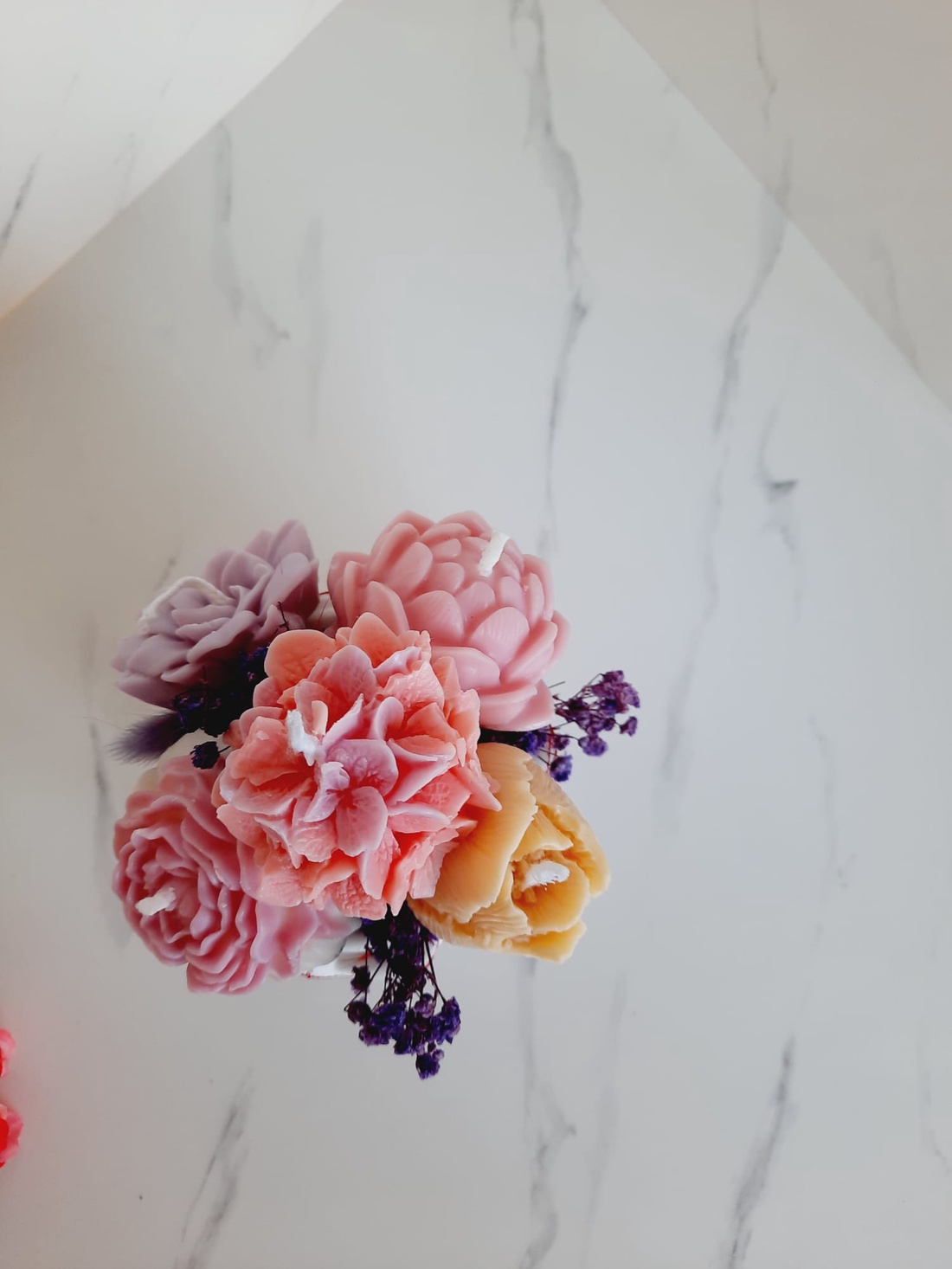 Recipient ceramic cu flori - casă & stil de viață - decorațiuni de casă - decorațiuni de masă și rafturi - decorațiuni de masă - Artynos.ro