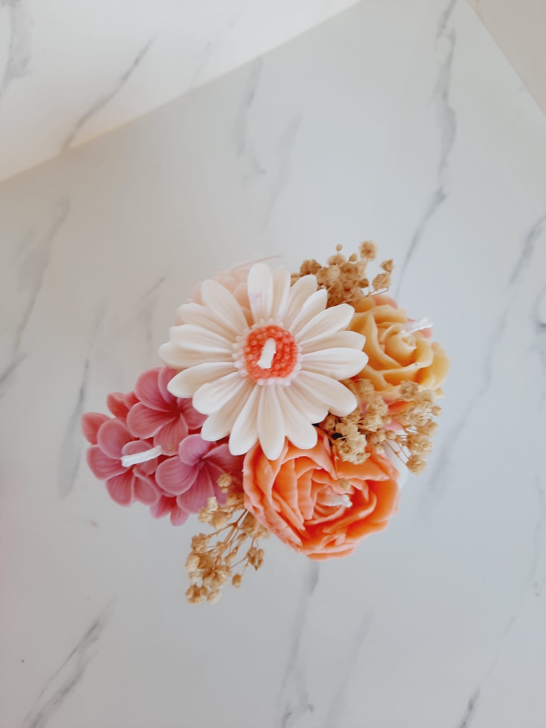 Recipient ceramic  cu flori - casă & stil de viață - decorațiuni de casă - decorațiuni de masă și rafturi - decorațiuni de masă - Artynos.ro