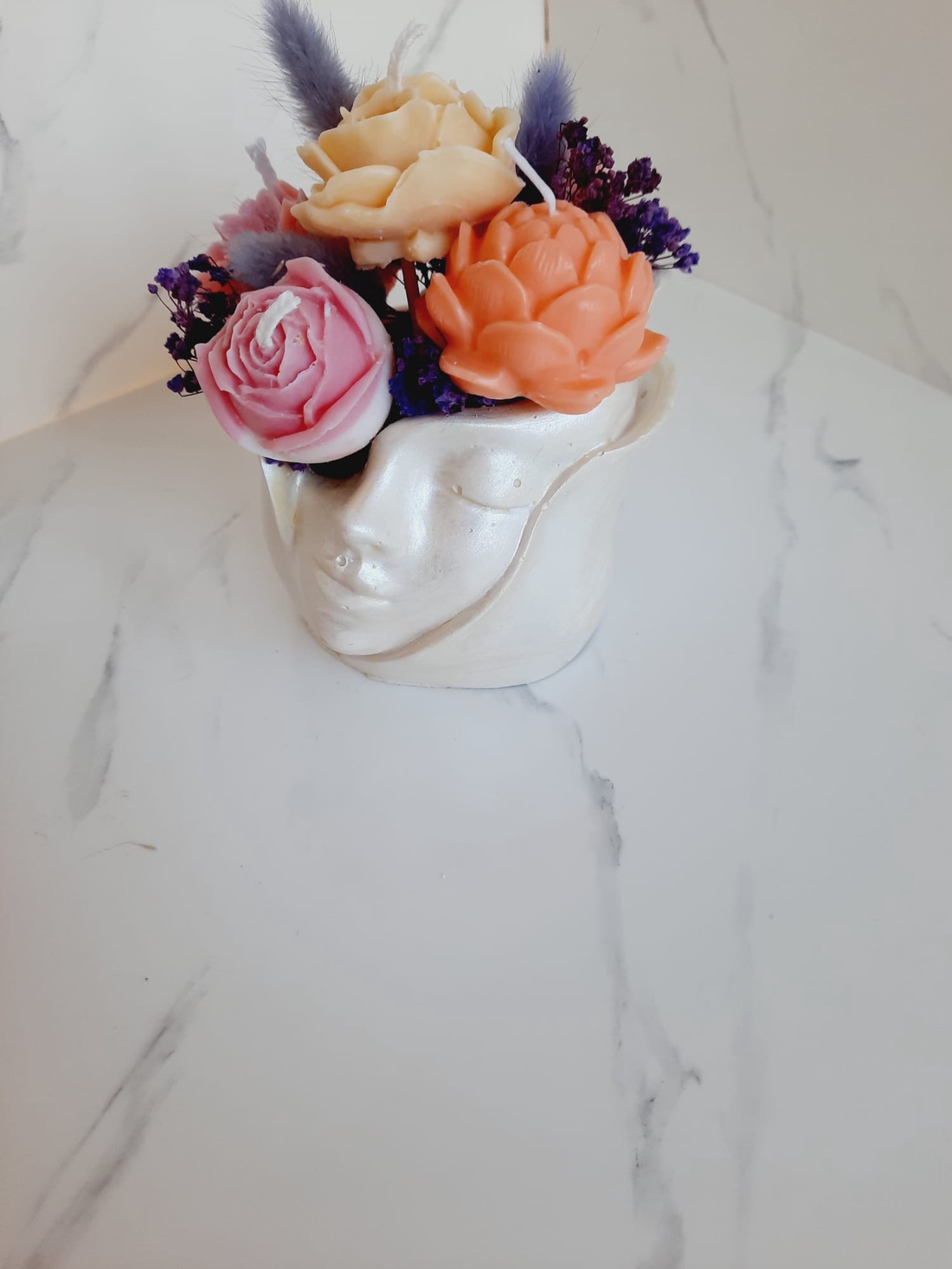 Recipient ceramic  cu flori - casă & stil de viață - decorațiuni de casă - decorațiuni de masă și rafturi - decorațiuni de masă - Artynos.ro