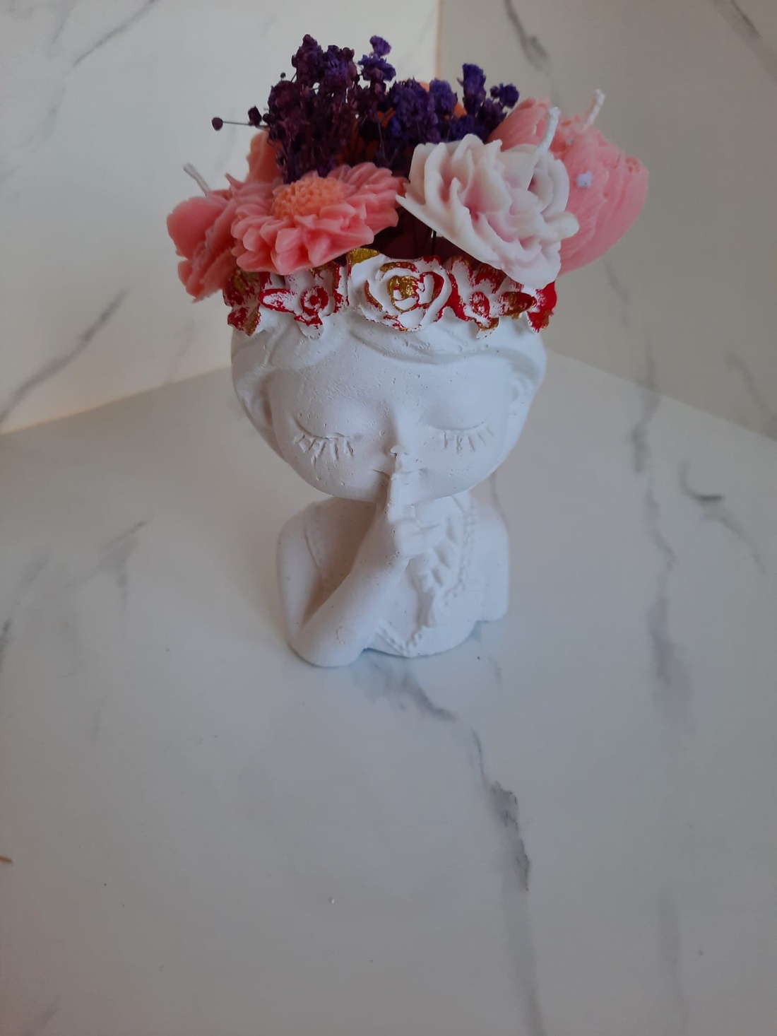 Recipient ceramic  cu flori - casă & stil de viață - decorațiuni de casă - decorațiuni de masă și rafturi - decorațiuni de masă - Artynos.ro