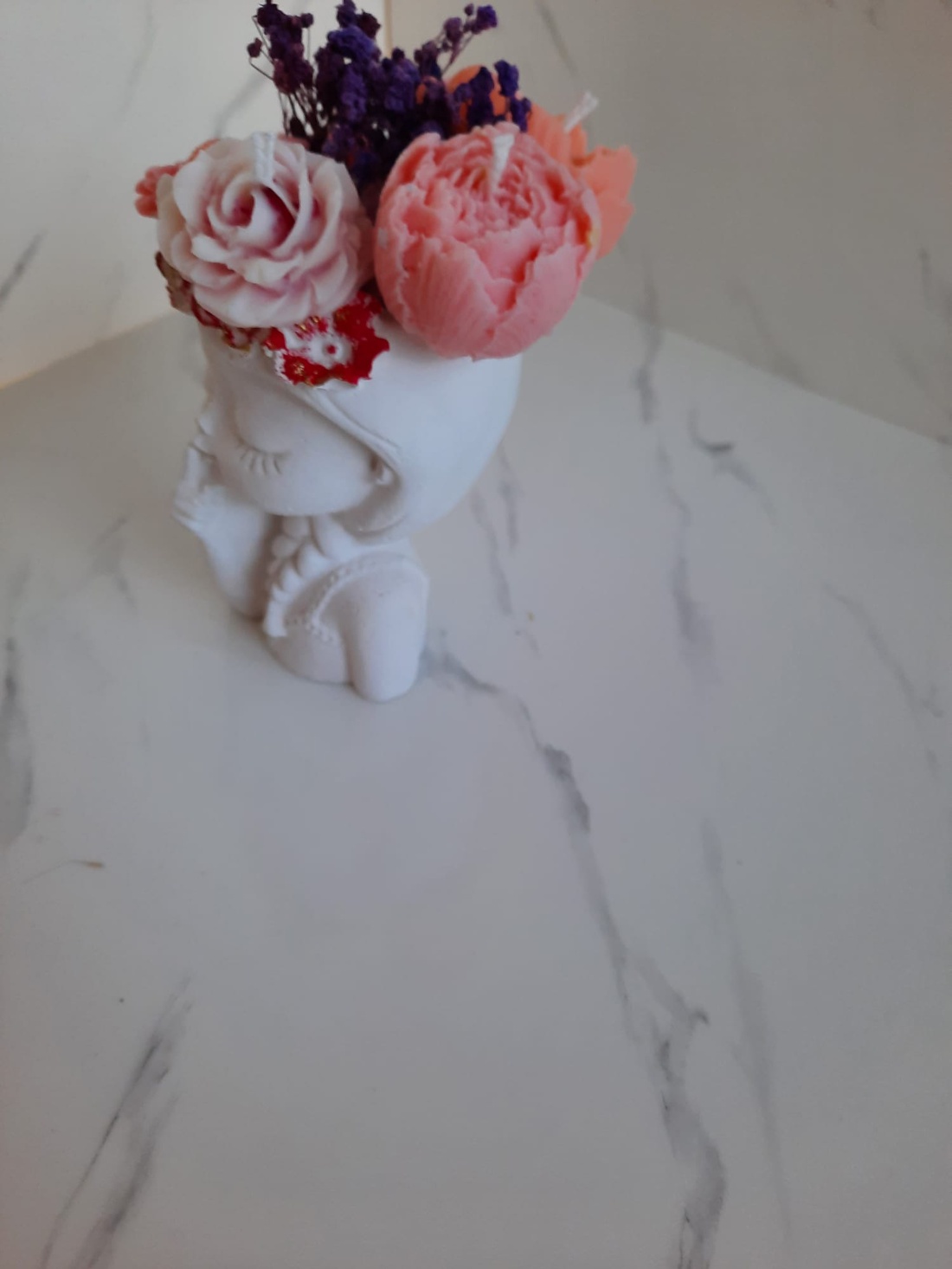 Recipient ceramic  cu flori - casă & stil de viață - decorațiuni de casă - decorațiuni de masă și rafturi - decorațiuni de masă - Artynos.ro