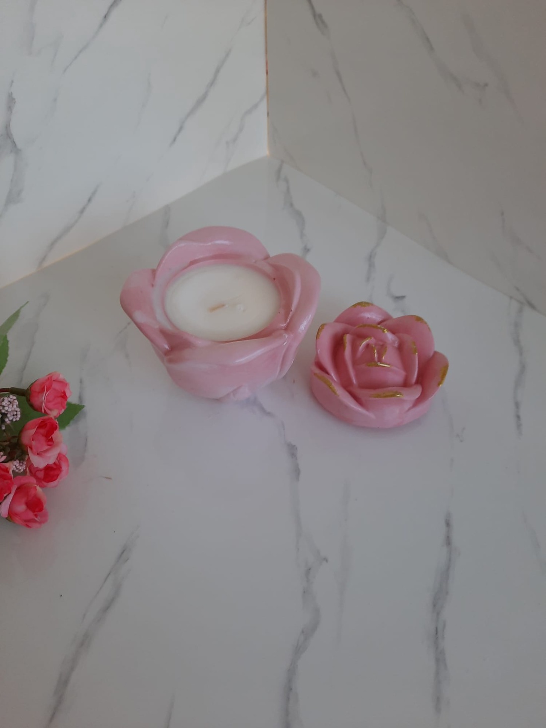 Lumanare trandafir - casă & stil de viață - lumânări, parfumuri, arome - lumânări artizanale - Artynos.ro