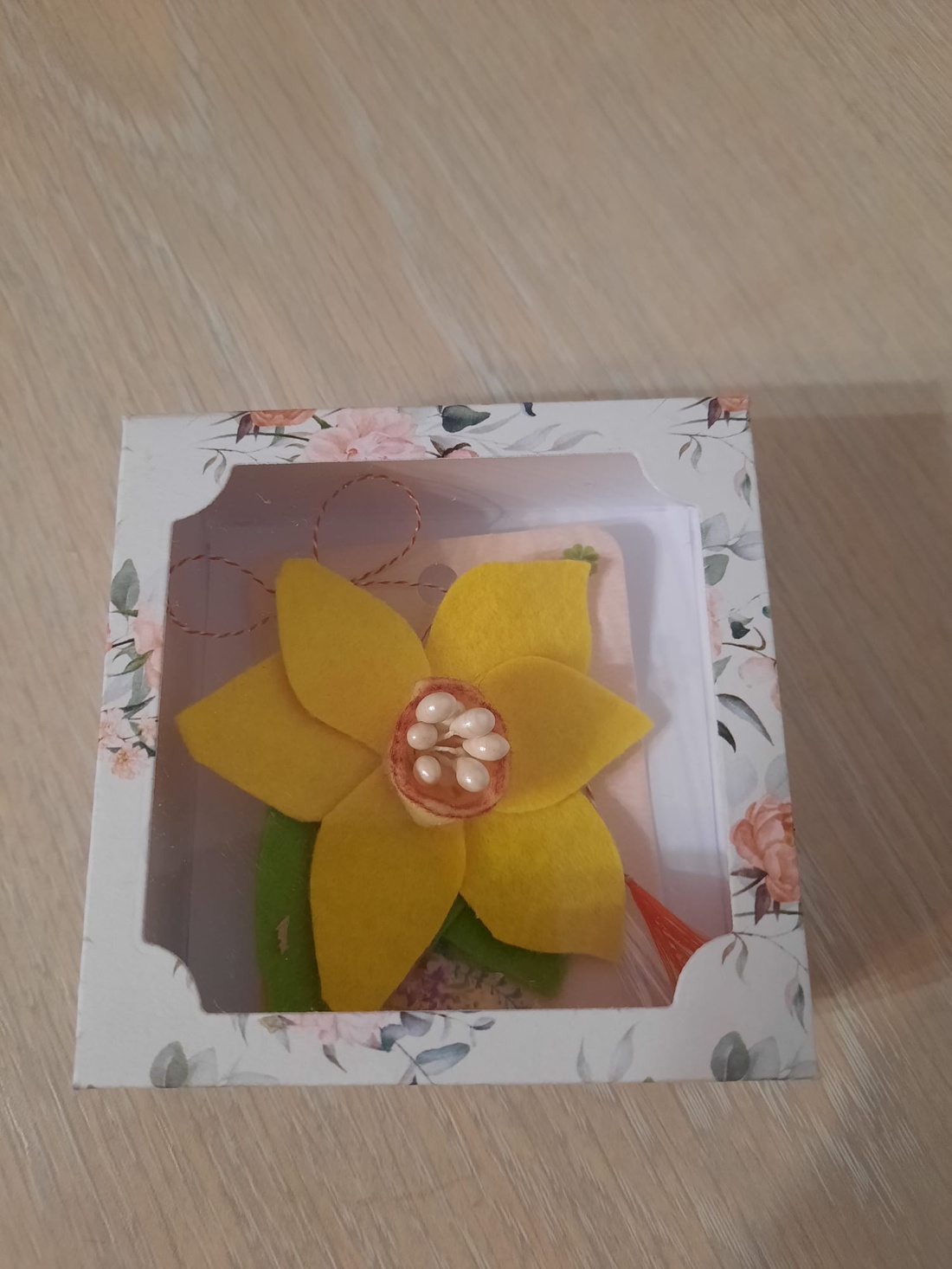 Brosa narcisa  - bijuterii - broșe - Artynos.ro