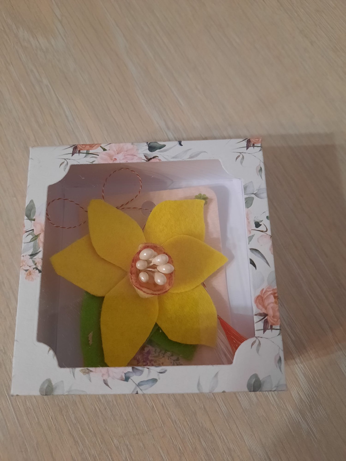 Brosa narcisa  - bijuterii - broșe - Artynos.ro