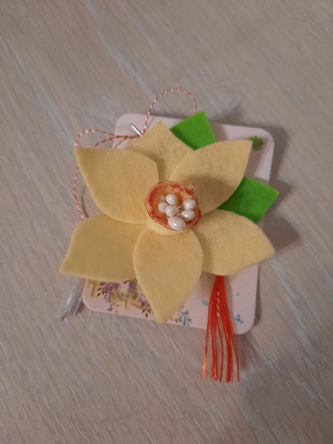 Brosa narcisa  - bijuterii - broșe - Artynos.ro