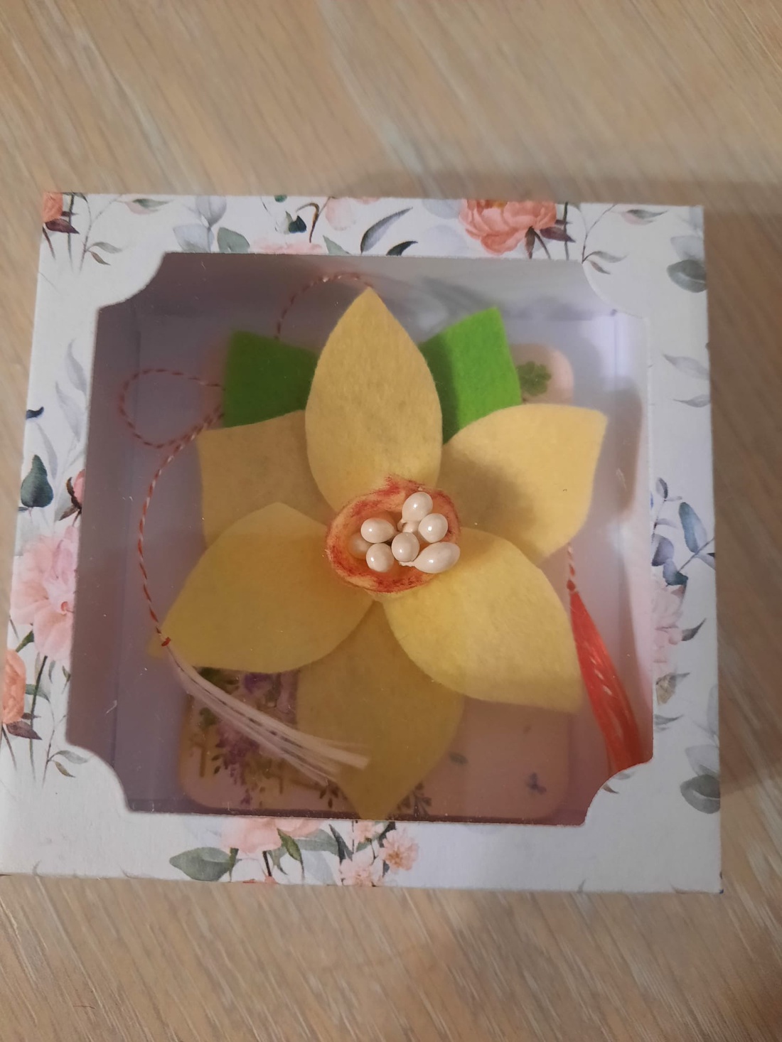 Brosa narcisa  - bijuterii - broșe - Artynos.ro