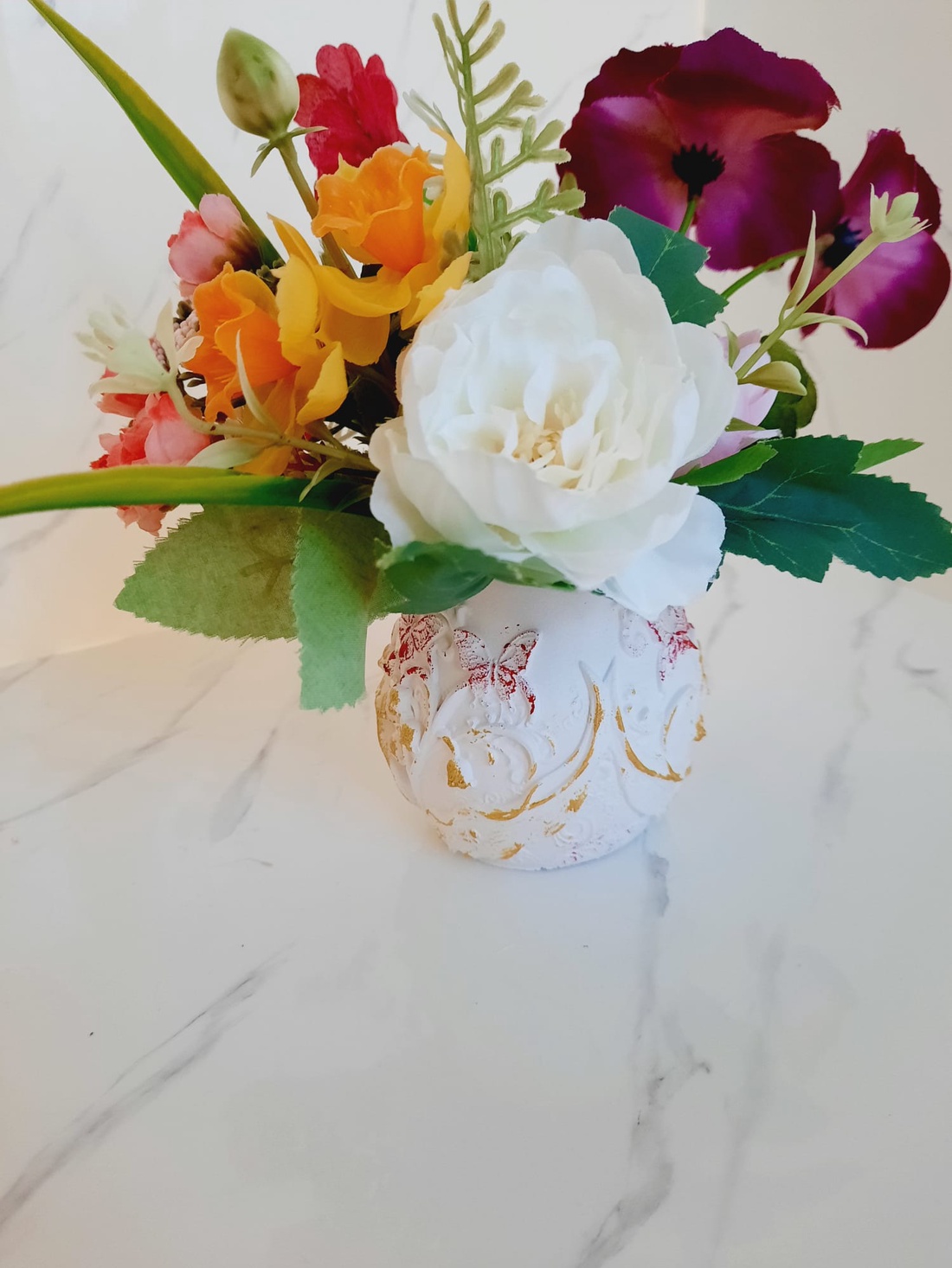 Vaza mica cu flori - casă & stil de viață - decorațiuni de casă - accesorii florale - buchete de flori - Artynos.ro