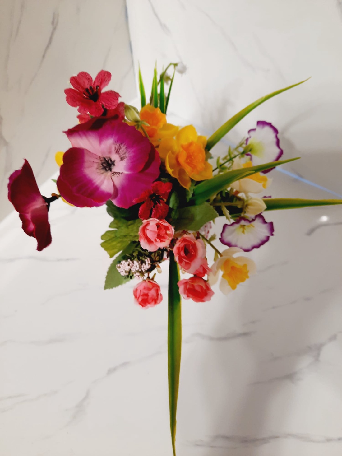 Vaza cu flori - casă & stil de viață - decorațiuni de casă - accesorii florale - buchete de flori - Artynos.ro