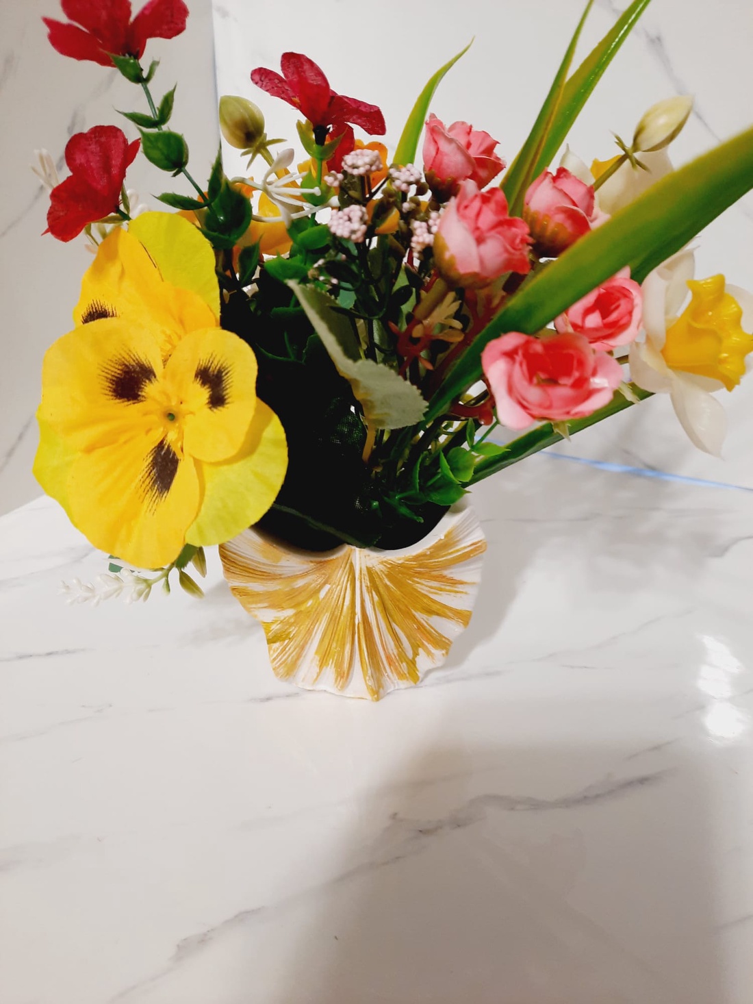 Vaza cu flori - casă & stil de viață - decorațiuni de casă - accesorii florale - buchete de flori - Artynos.ro