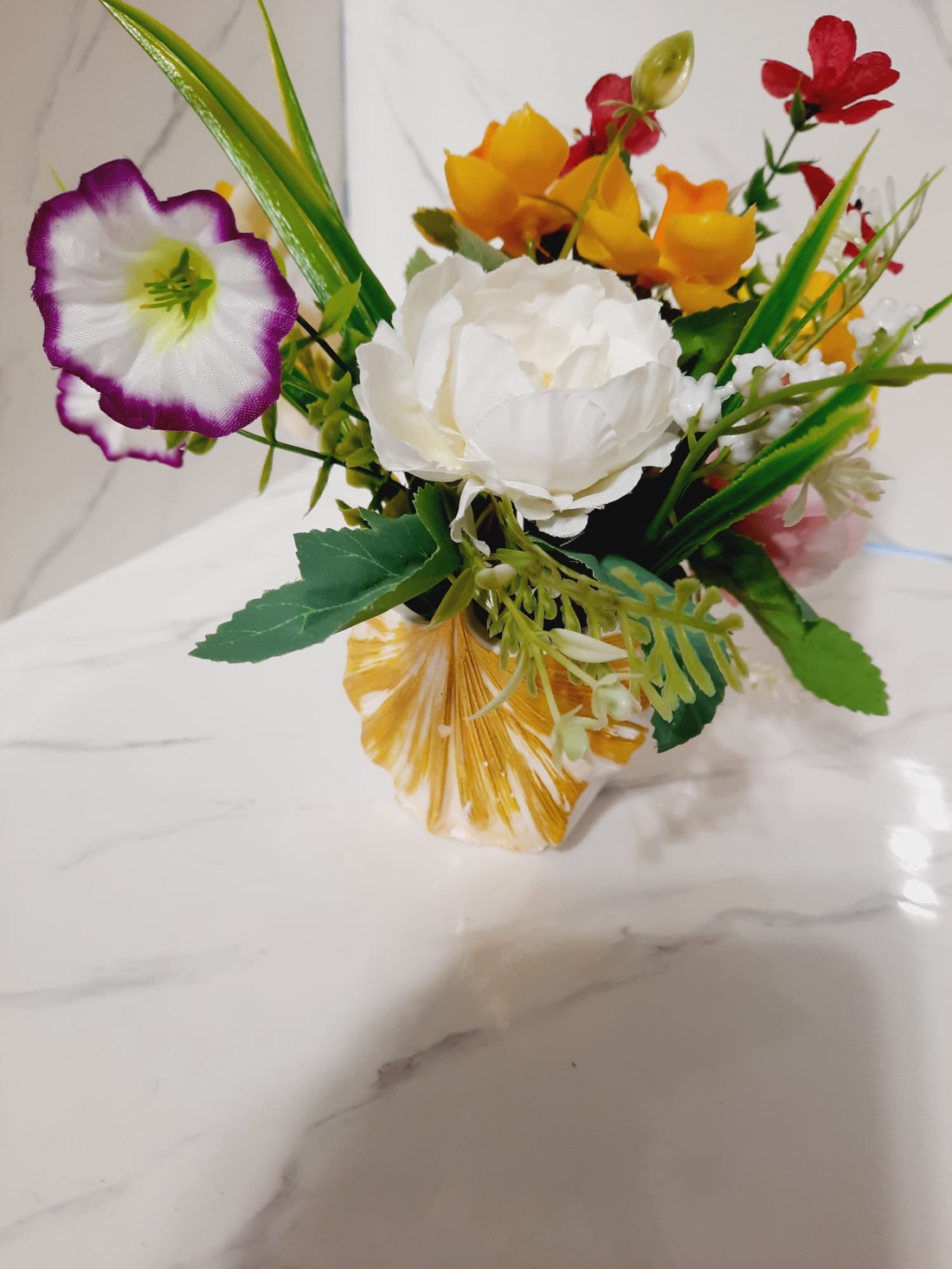 Vaza cu flori - casă & stil de viață - decorațiuni de casă - accesorii florale - buchete de flori - Artynos.ro