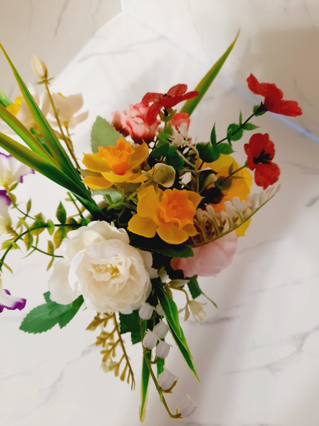 Vaza cu flori - casă & stil de viață - decorațiuni de casă - accesorii florale - buchete de flori - Artynos.ro