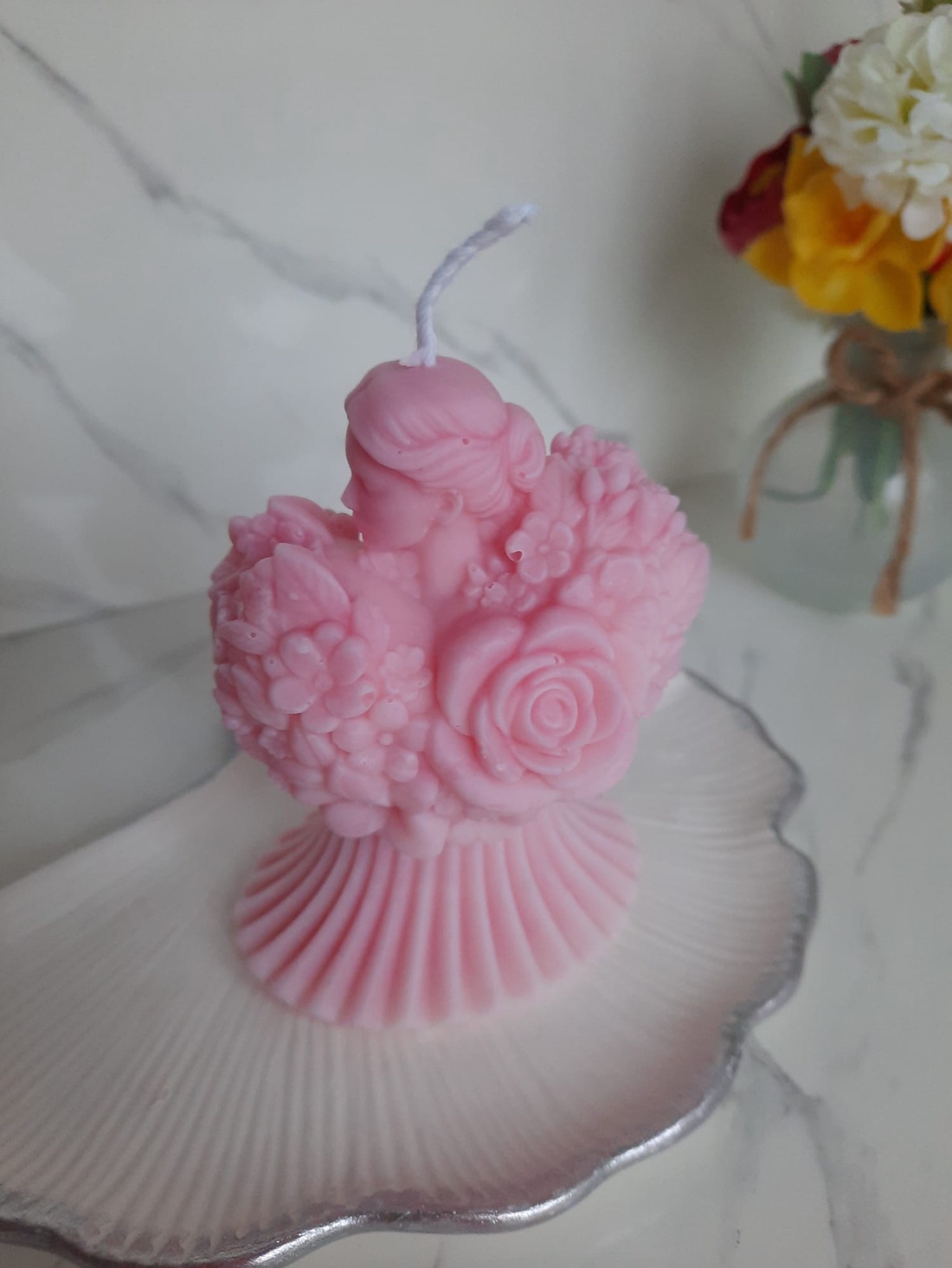 Lumanare cu chip de femeie si trandafiri - casă & stil de viață - lumânări, parfumuri, arome - lumânări artizanale - Artynos.ro