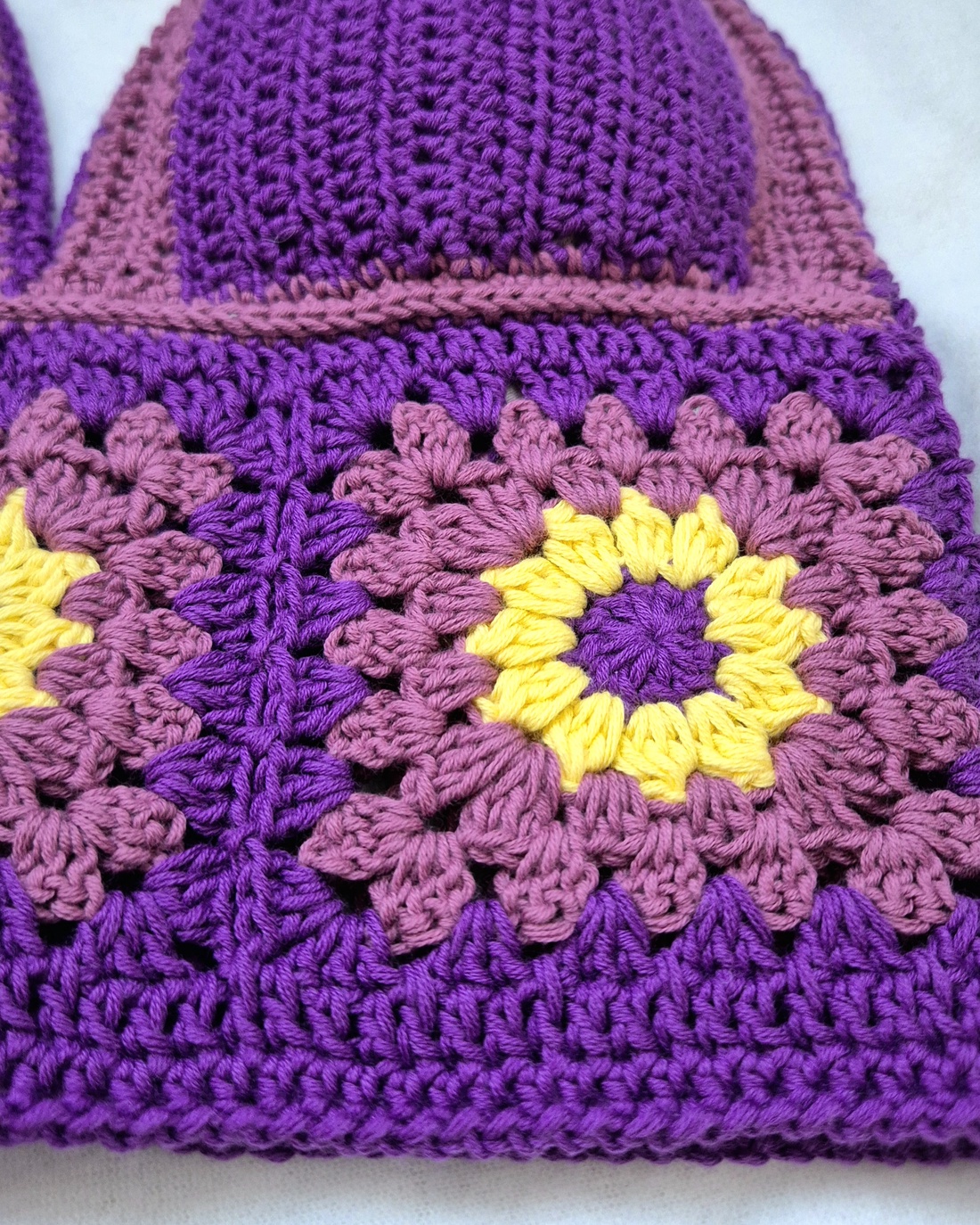 Top croșetat Lavanda în floare - îmbrăcăminte și modă - haine damă - tricou și top de damă - Artynos.ro Top croșetat Lavanda în floare - îmbrăcăminte și modă - haine damă - tricou și top de damă - Artynos.ro