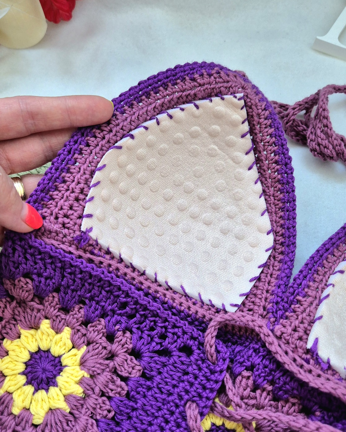 Top croșetat Lavanda în floare - îmbrăcăminte și modă - haine damă - tricou și top de damă - Artynos.ro Top croșetat Lavanda în floare - îmbrăcăminte și modă - haine damă - tricou și top de damă - Artynos.ro