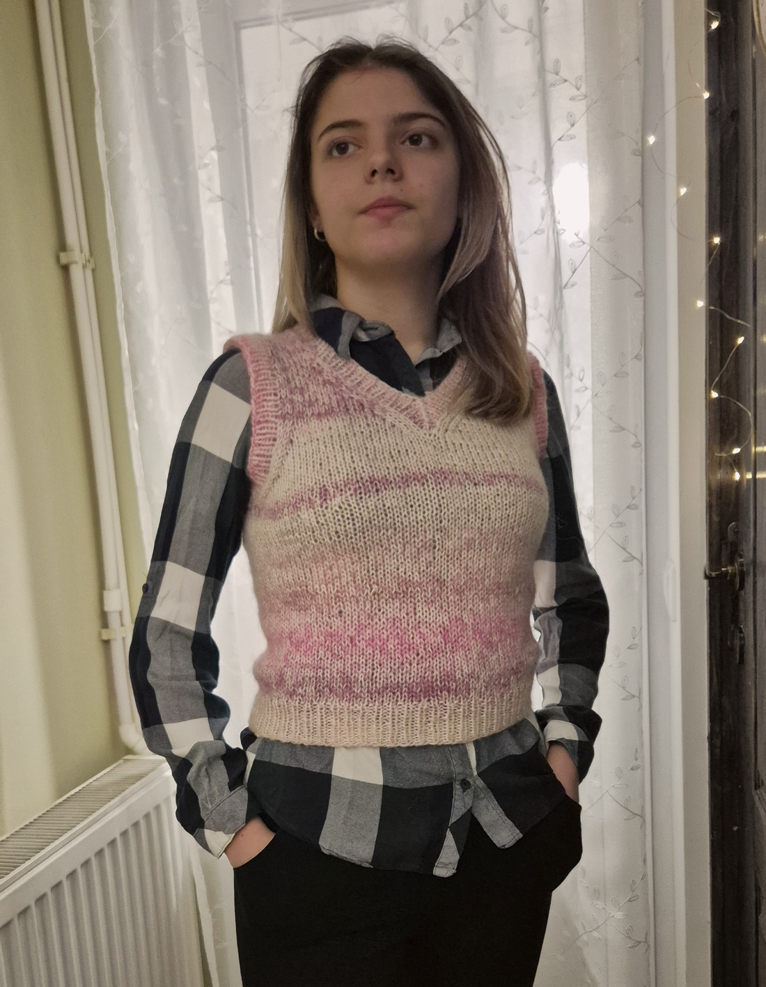 Vestă Tricotată V-Neck Pastel Dream  Căldură Pufoasă și Stil Retro - îmbrăcăminte și modă - haine damă - vestă femei - Artynos.ro