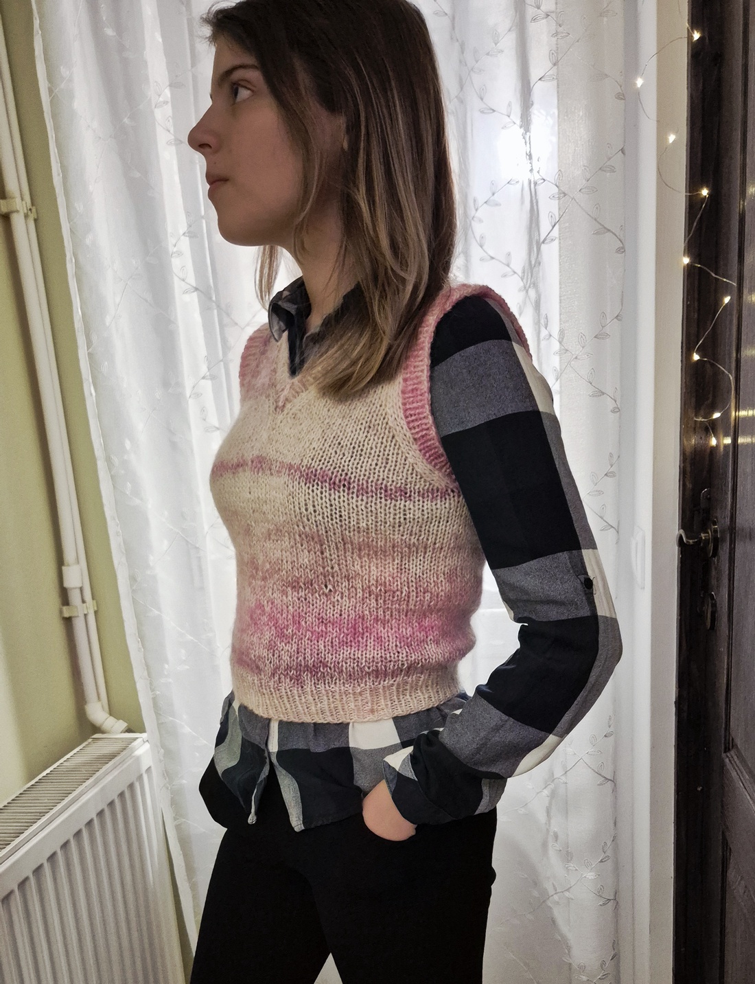 Vestă Tricotată V-Neck Pastel Dream  Căldură Pufoasă și Stil Retro - îmbrăcăminte și modă - haine damă - vestă femei - Artynos.ro