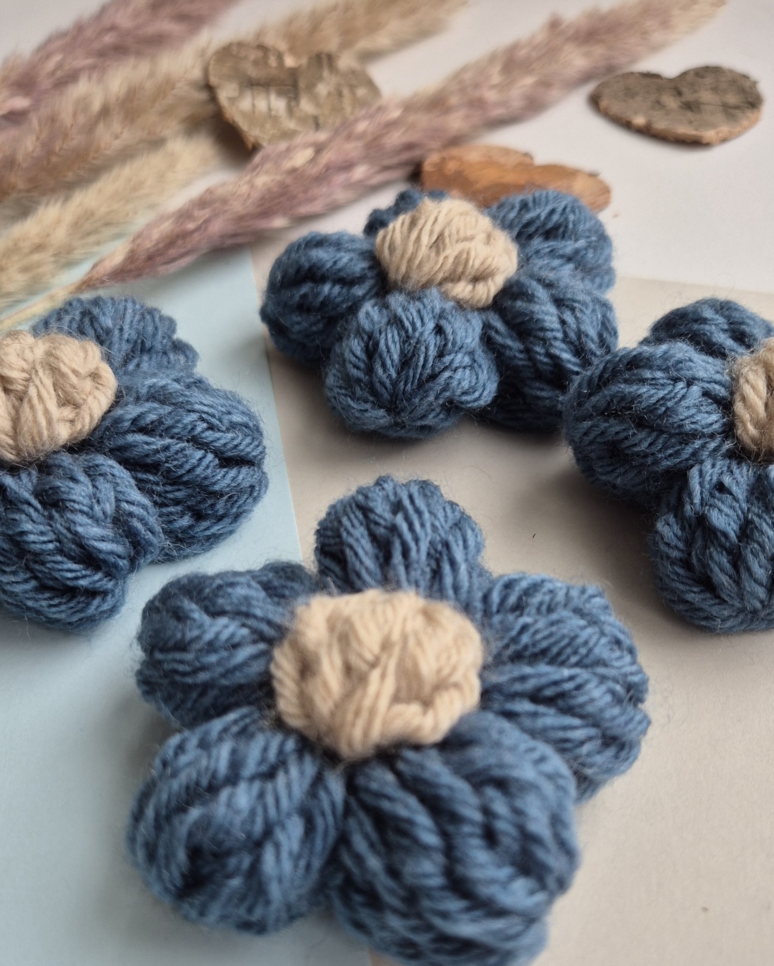 Mărțișor Handmade Tip Broșă � Flower Power Teal Sand - bijuterii - broșe - Artynos.ro