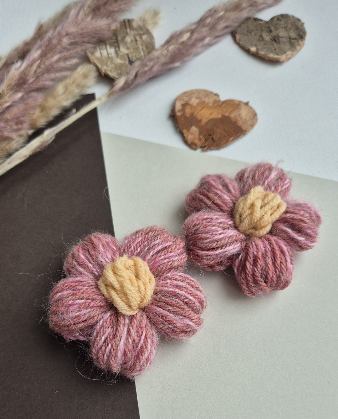 Mărțișor Handmade Tip Broșă � Flower Power Dusty Pink - bijuterii - broșe - Artynos.ro