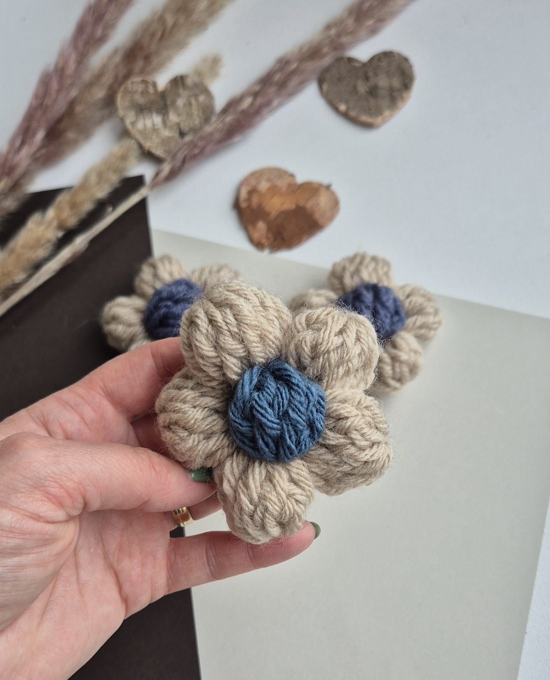 Mărțișor Handmade Tip Broșă � Flower Power Dust and Denim Blue - bijuterii - broșe - Artynos.ro