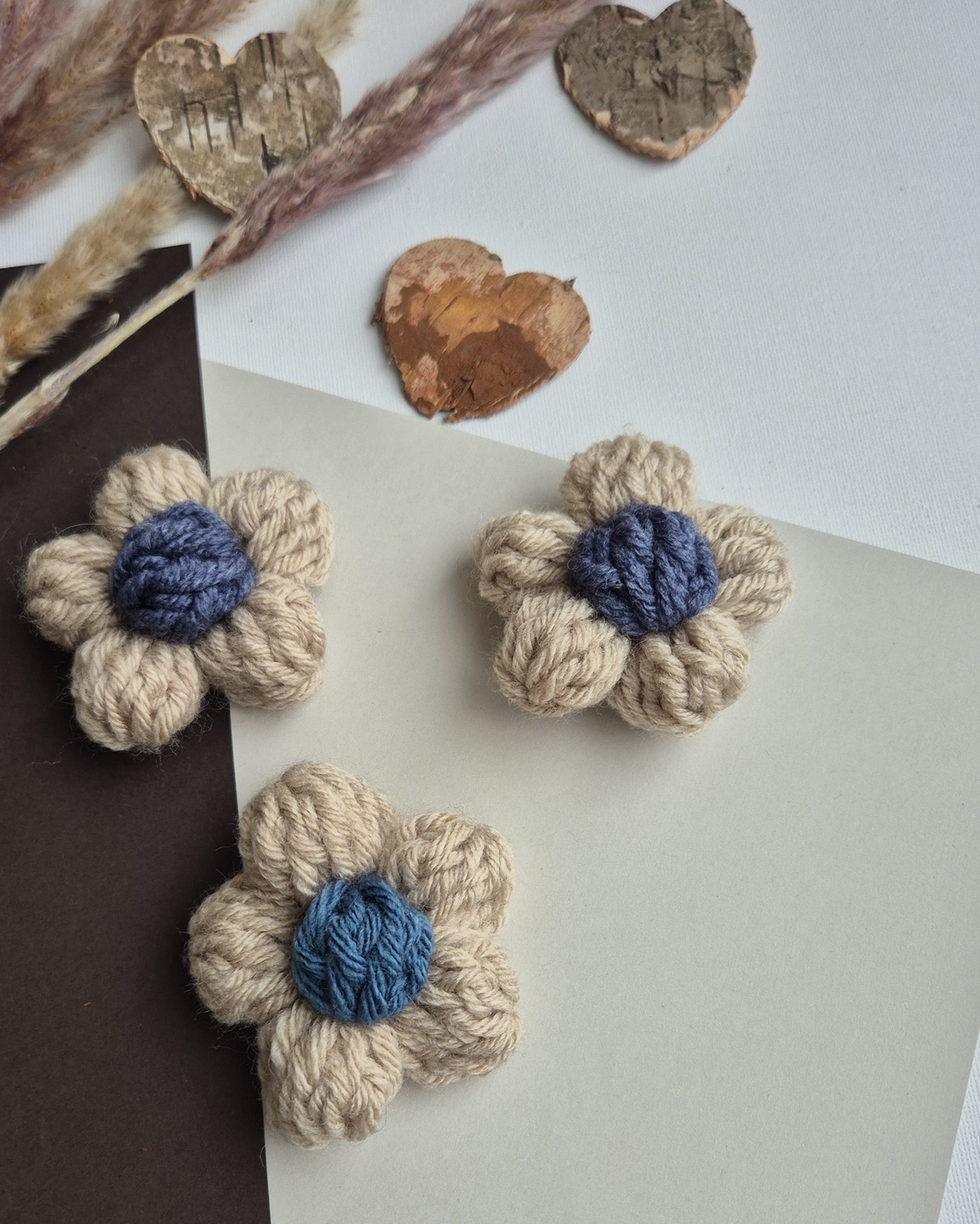 Mărțișor Handmade Tip Broșă � Flower Power Dust and Denim Blue - bijuterii - broșe - Artynos.ro