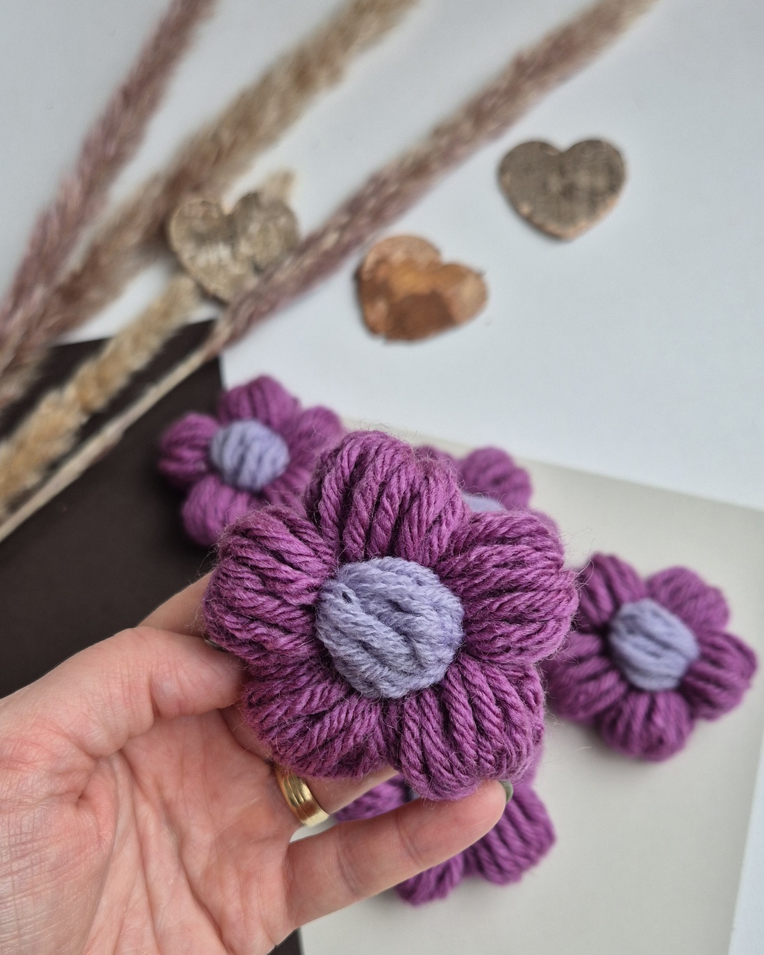 Mărțișor Handmade Tip Broșă � Flower Power Purple Liliac - bijuterii - broșe - Artynos.ro