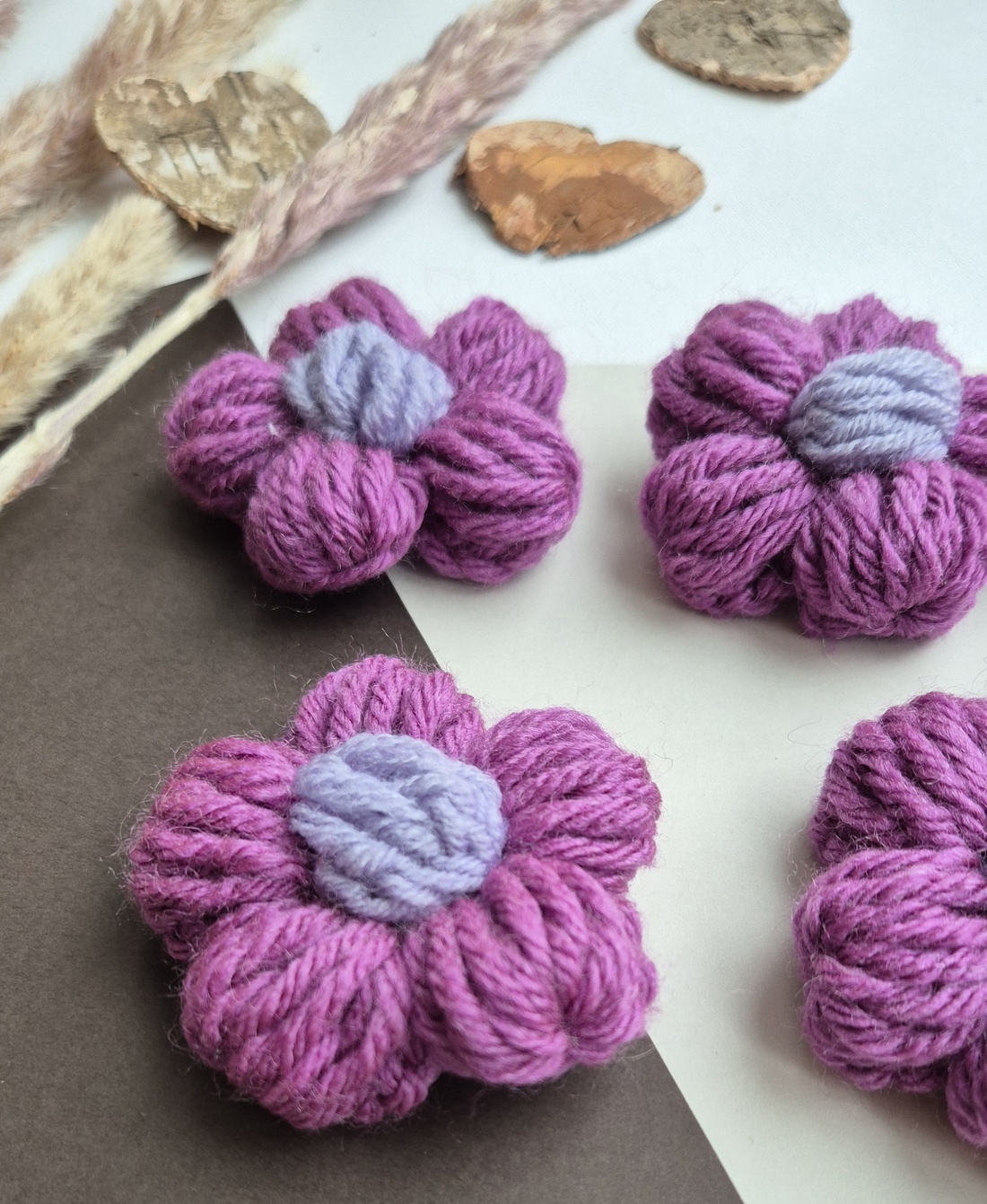 Mărțișor Handmade Tip Broșă � Flower Power Purple Liliac - bijuterii - broșe - Artynos.ro