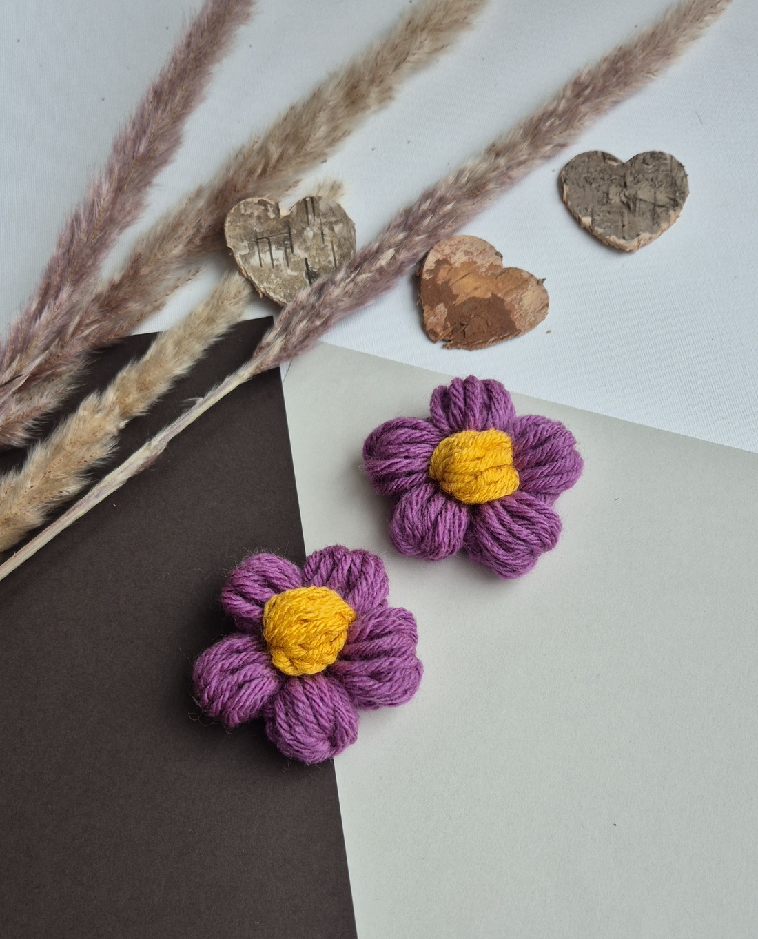 Mărțișor Handmade Tip Broșă � Flower Power Magenta si Galben Solar - bijuterii - broșe - Artynos.ro