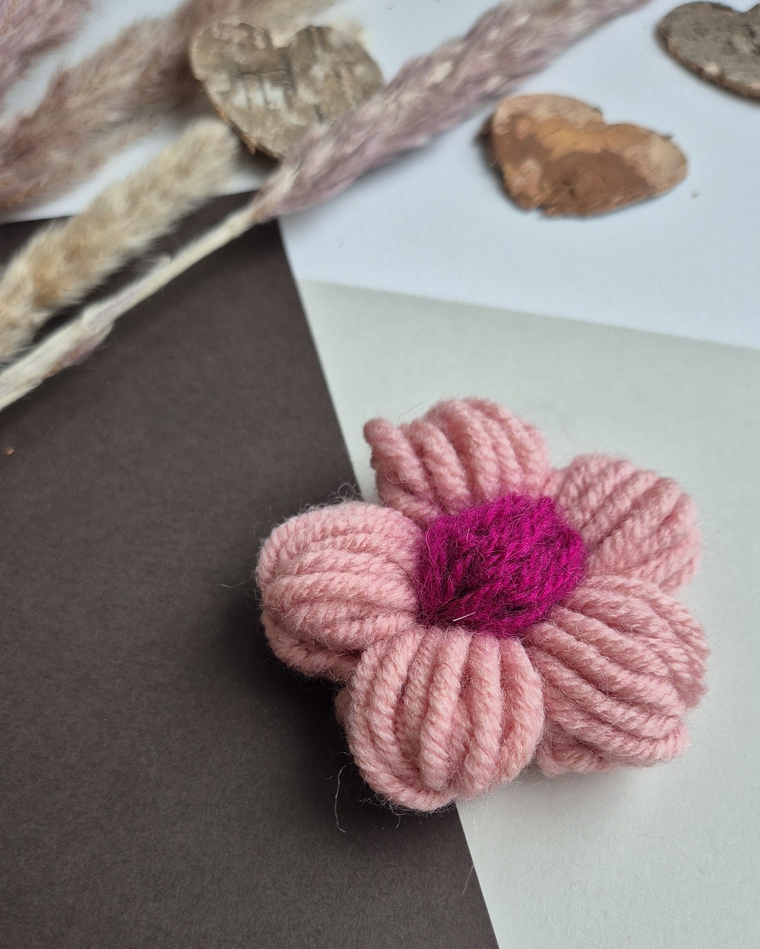 Mărțișor Handmade Tip Broșă � Flower Power Magenta Dust Pink - bijuterii - broșe - Artynos.ro