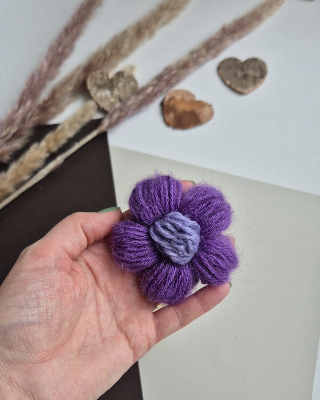 Mărțișor Handmade Tip Broșă � Flower Power Purple - bijuterii - broșe - Artynos.ro