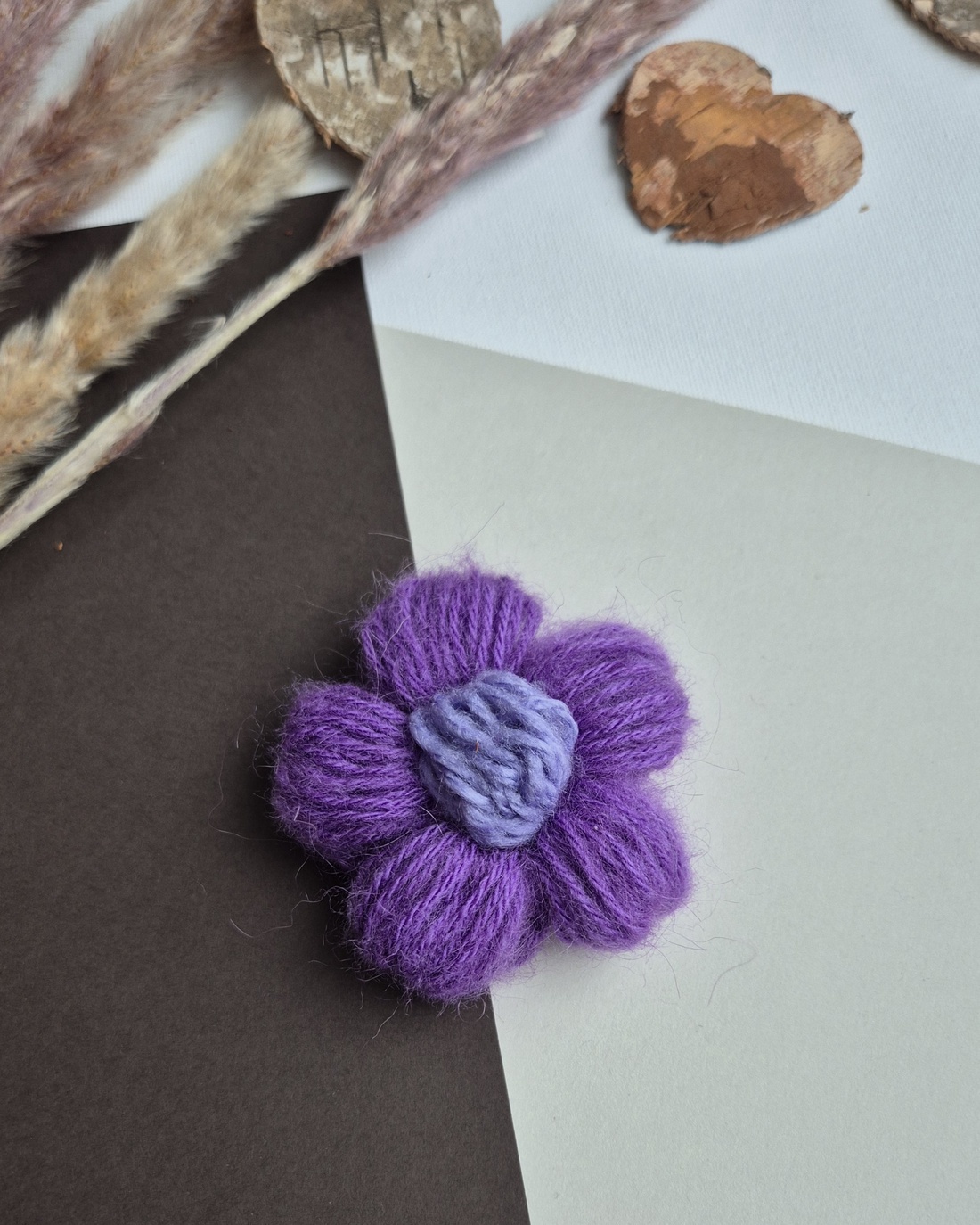 Mărțișor Handmade Tip Broșă � Flower Power Purple - bijuterii - broșe - Artynos.ro