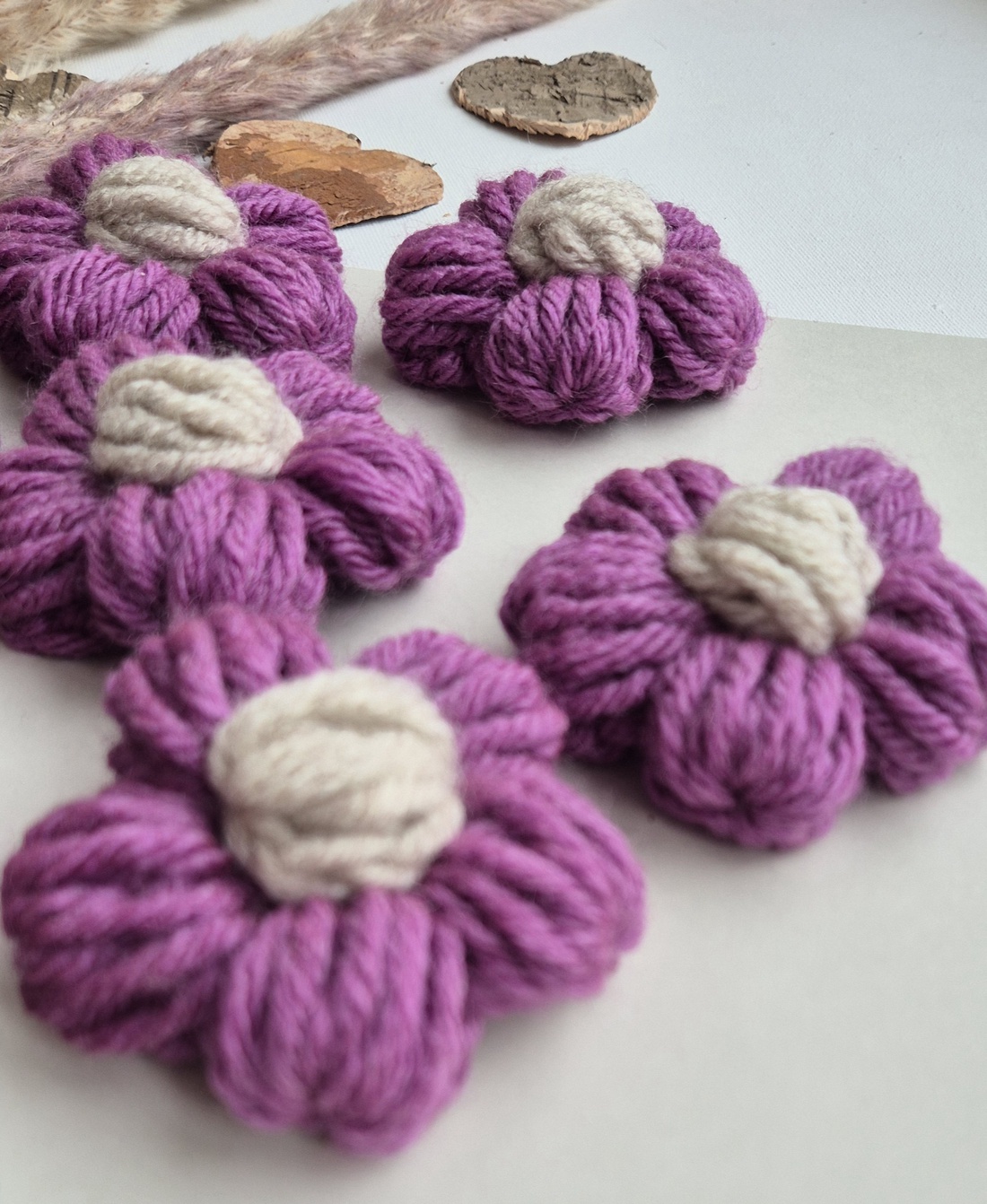 Mărțișor Handmade Tip Broșă � Flower Power Purple Sand - bijuterii - broșe - Artynos.ro