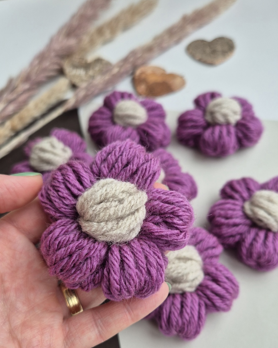 Mărțișor Handmade Tip Broșă � Flower Power Purple Sand - bijuterii - broșe - Artynos.ro