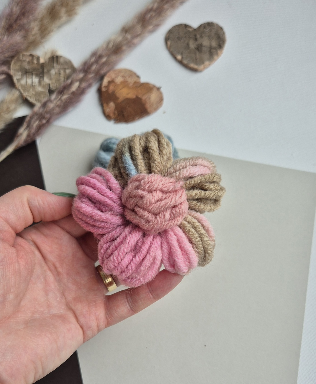 Mărțișor Handmade Tip Broșă � Flower Power Mix Pastel - bijuterii - broșe - Artynos.ro