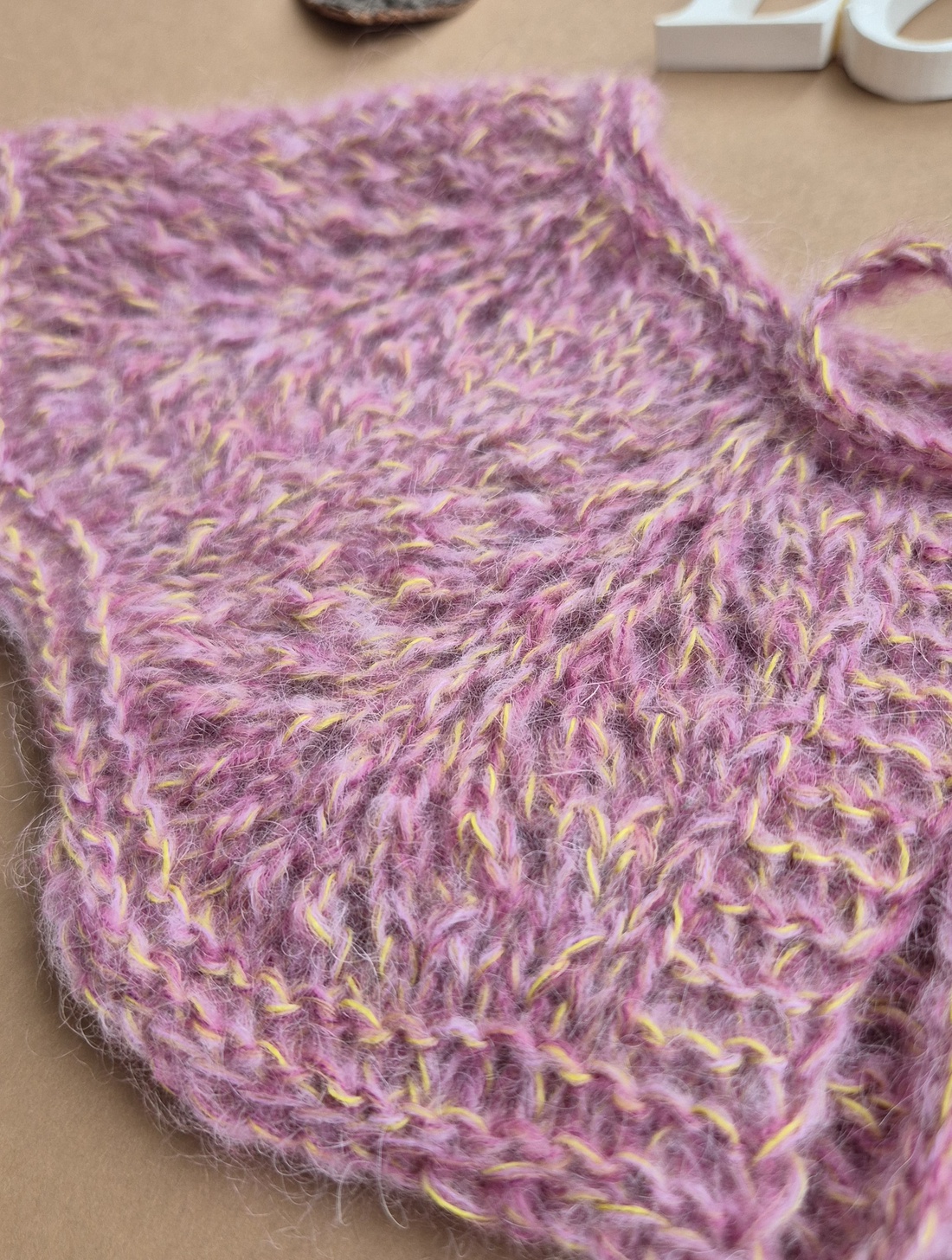 Guler Între rânduri - texturat in valuri - îmbrăcăminte și modă - haine damă - bluze damă - Artynos.ro